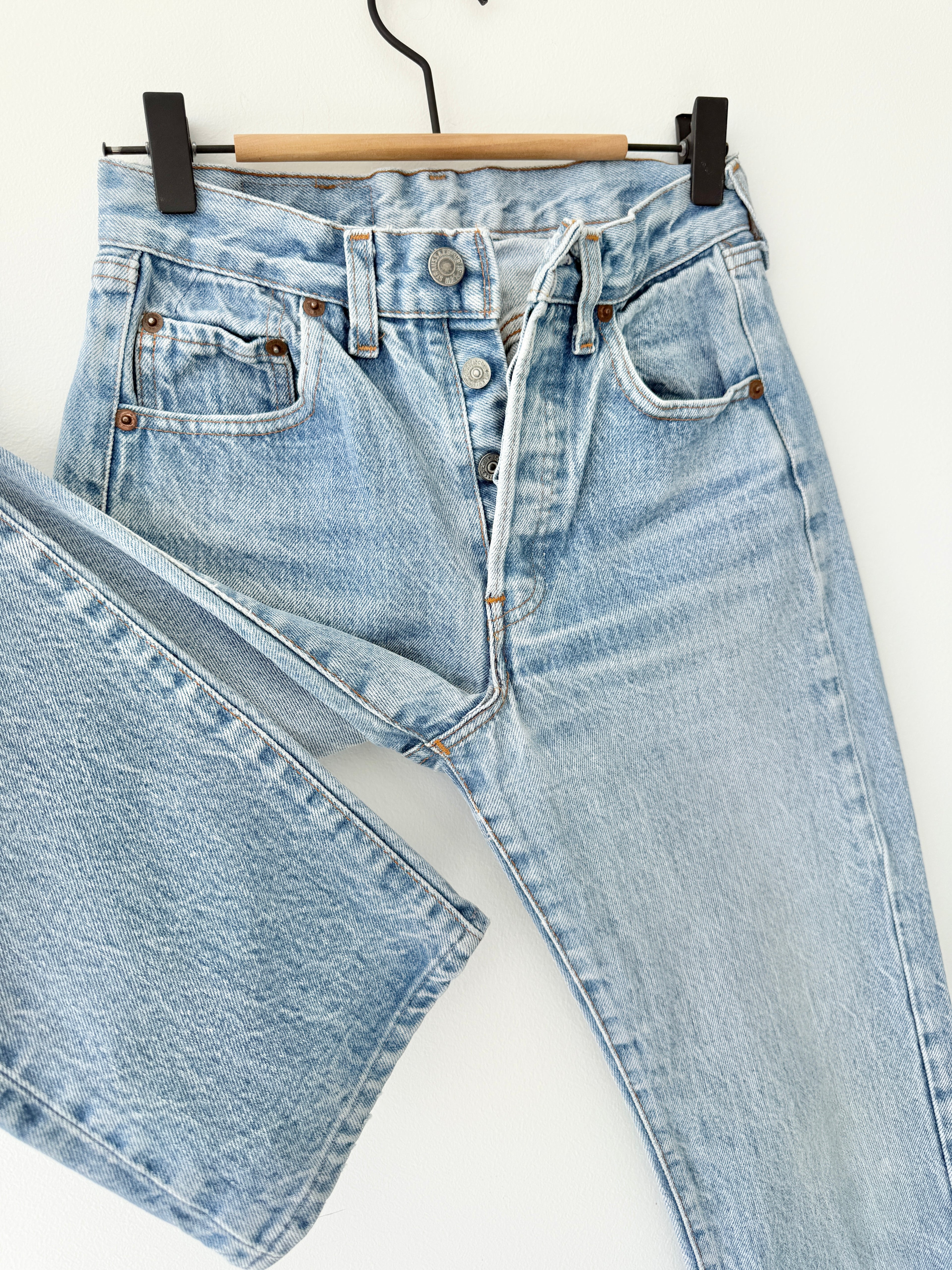 W24 L28 vintage Levis 501 24” light blue Levi’s 501s 80s