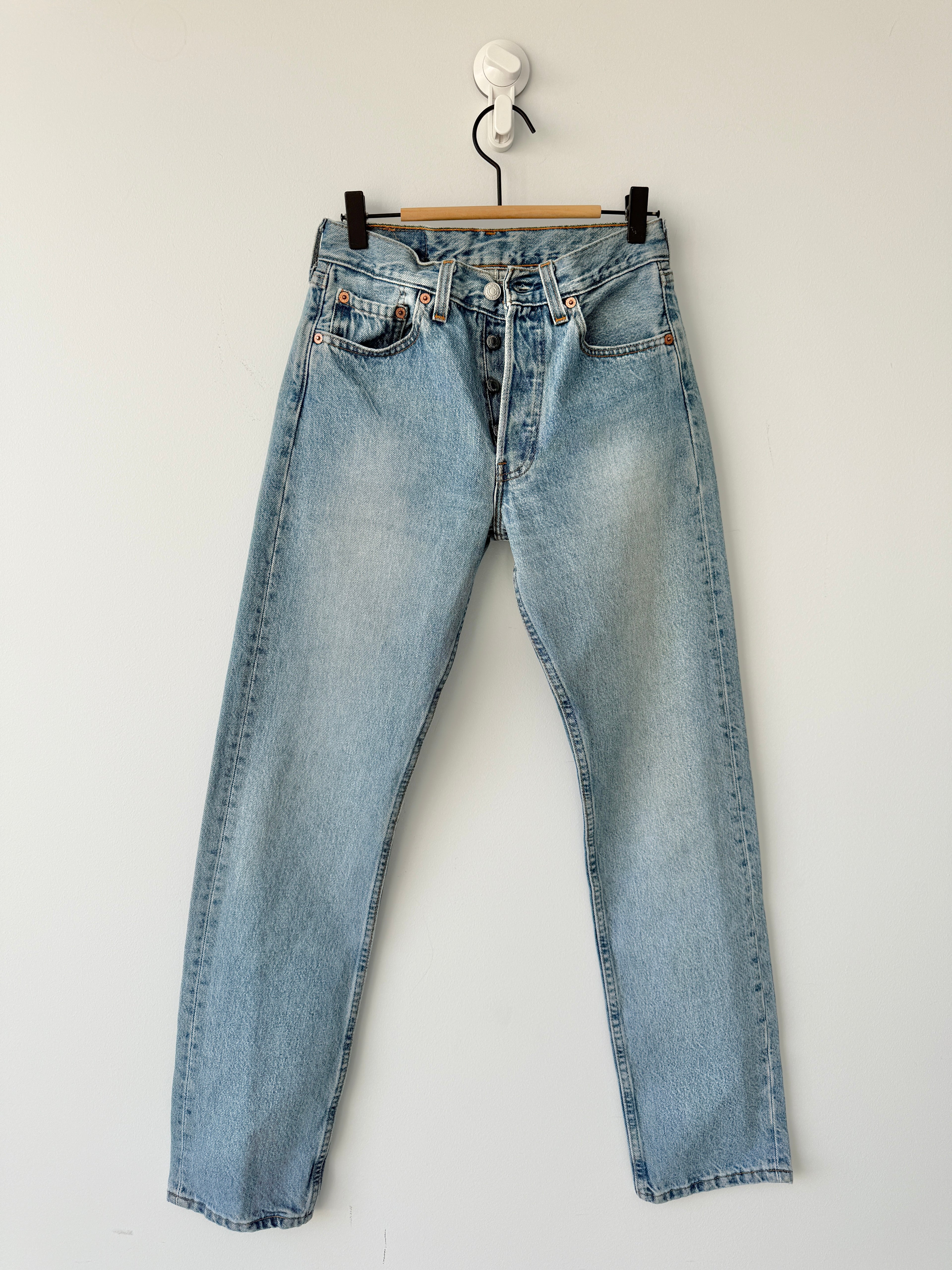 W26 L31 vintage Levis 501 24-26” measured medium blue 90s Levi’s 501s USA