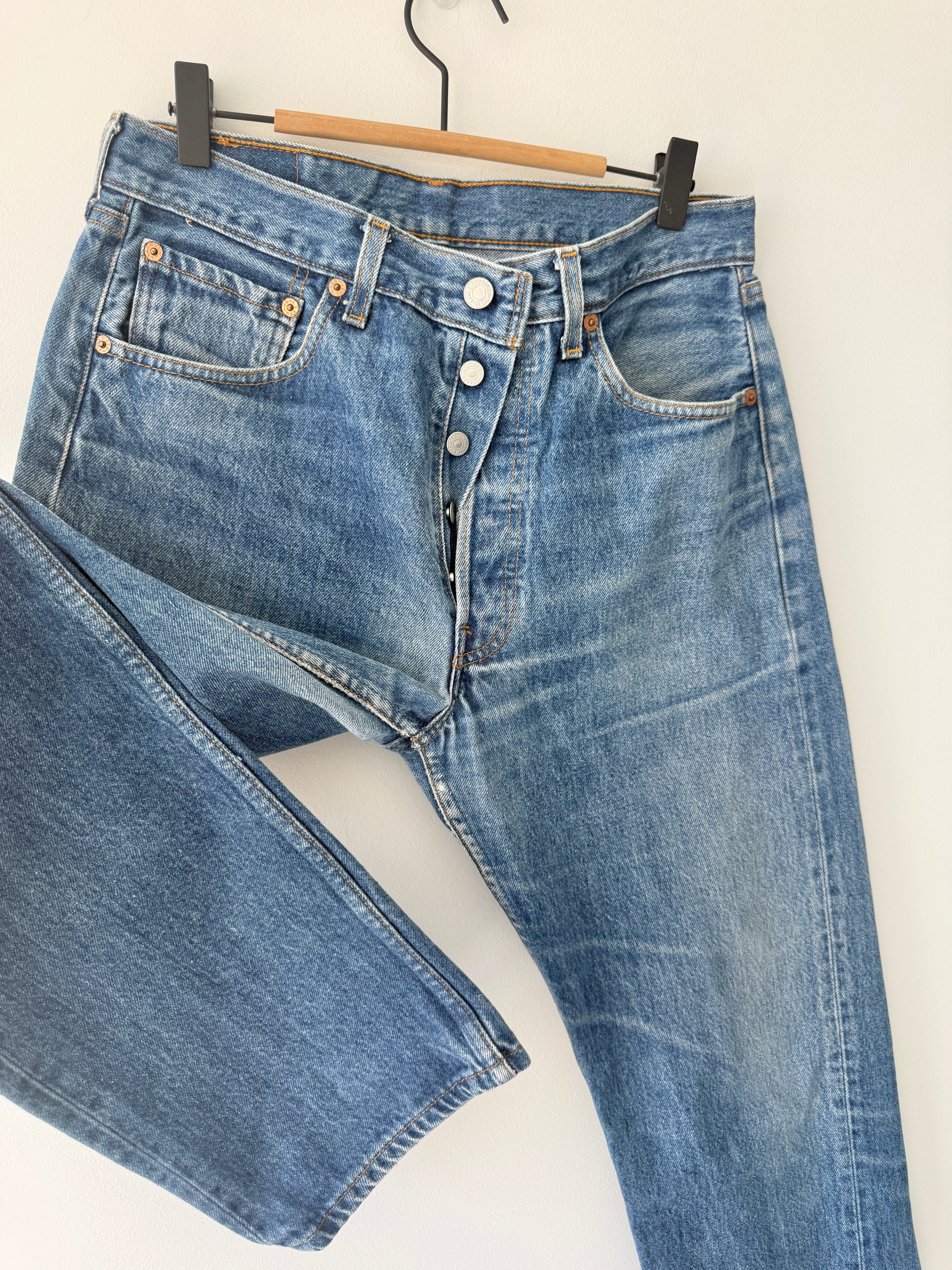 W30 L31 vintage Levis 501xx 29/30” measured waist dark faded blue 501s 90s