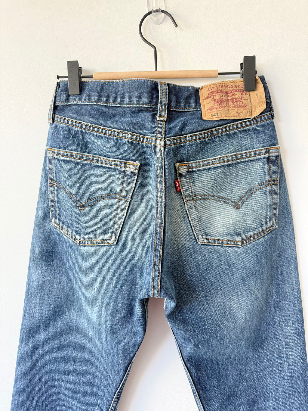 W27 L30 vintage Levis 501 dark blue 25/27” measured waist Y2K levis 501s