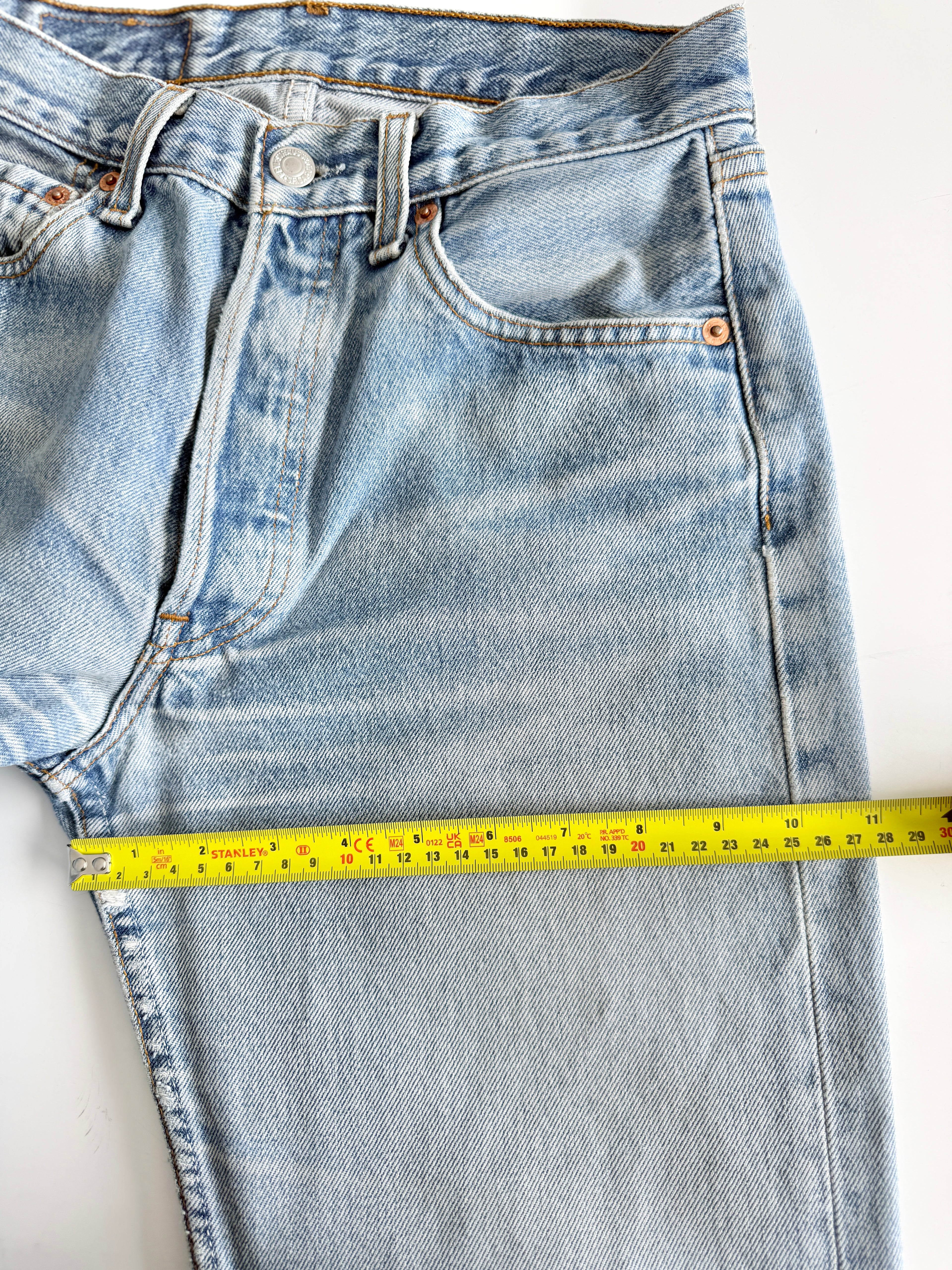 Soft W26 L29 vintage Levis 501 25/26” measured unique faded blue denim Y2K  Levi’s 501s