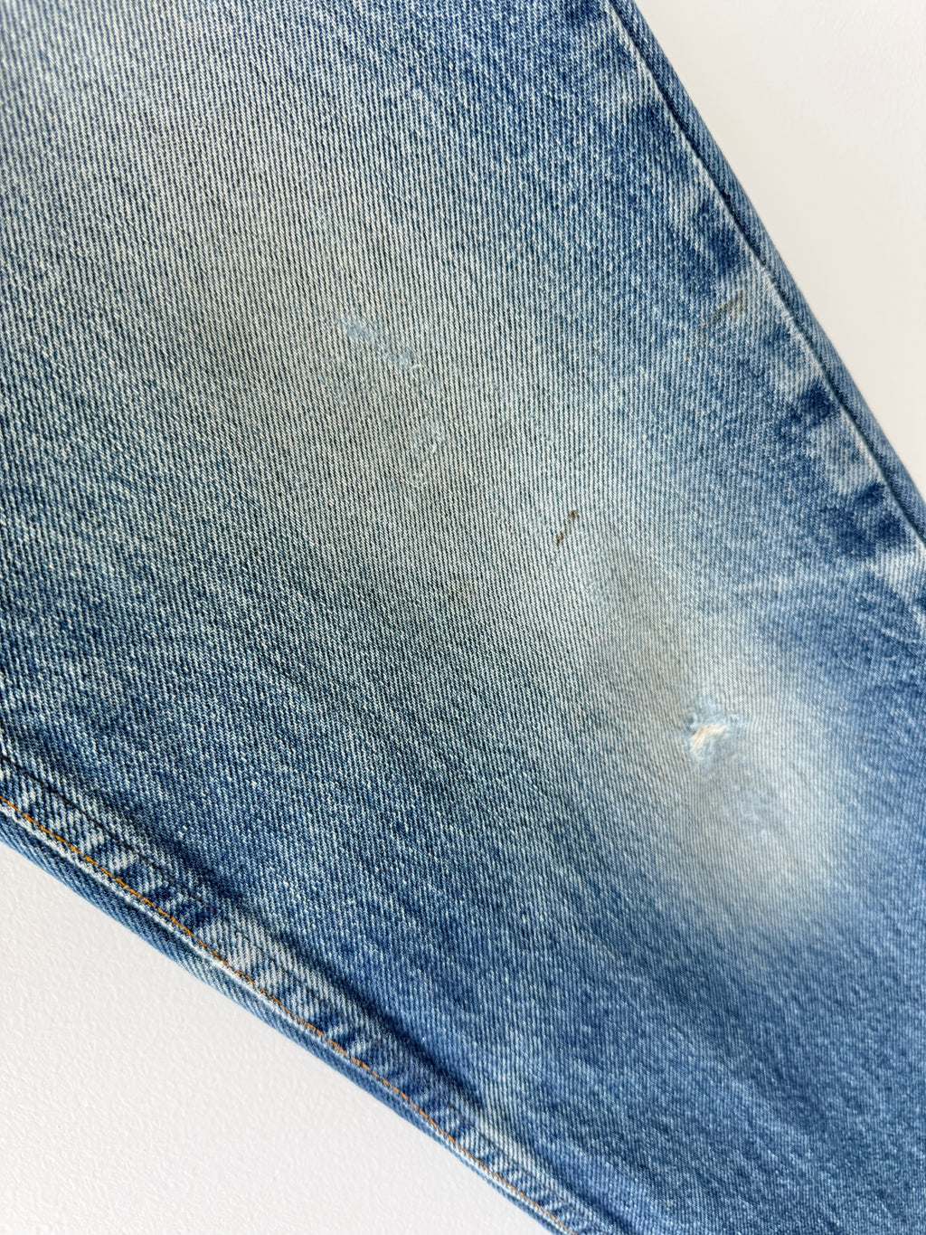 Soft W29 L31 vintage Levis 520 28/29” measured waist dark faded 520s 90s USA denim orange tab