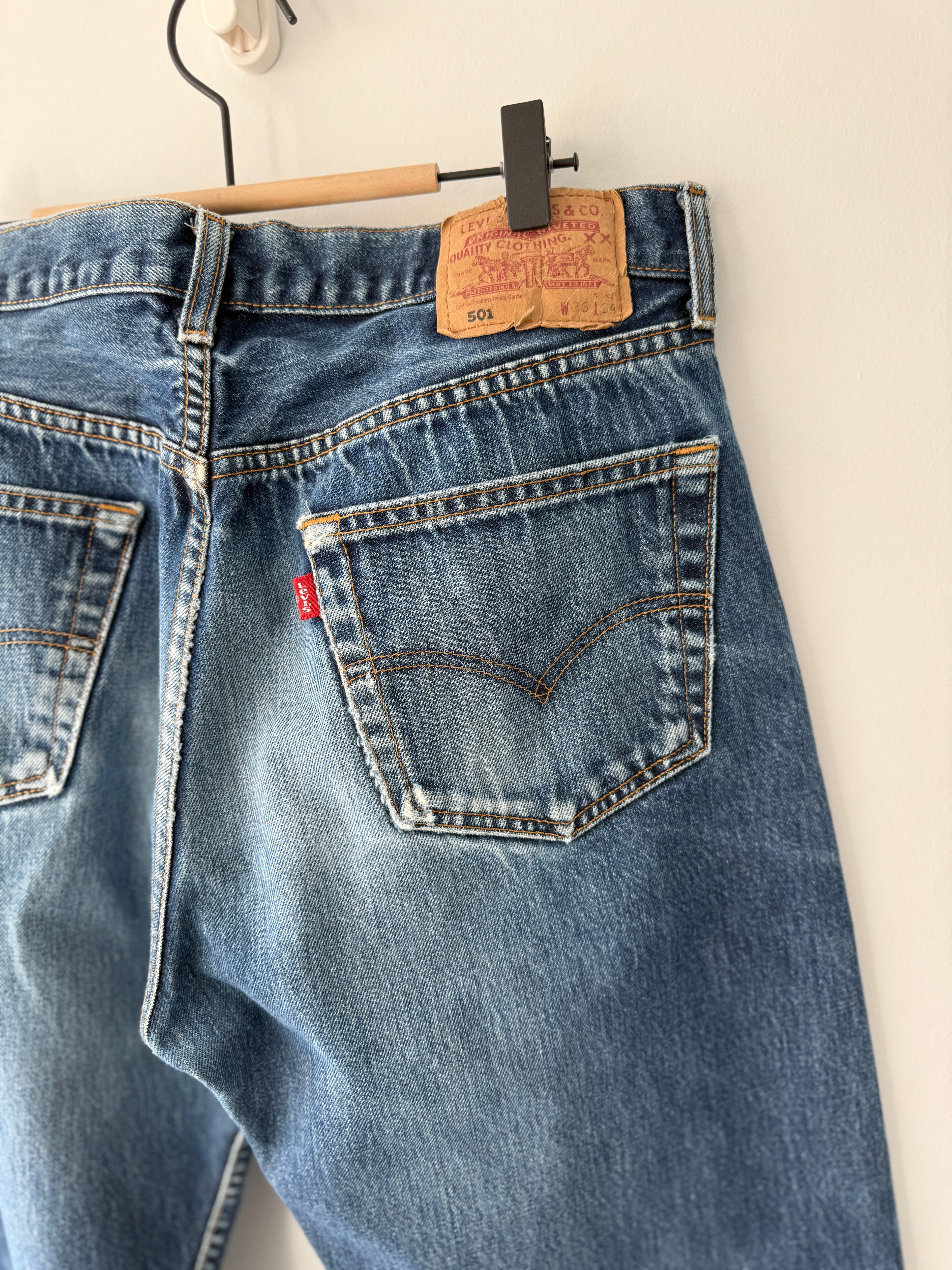 W33 L29 vintage Levis 501 32-33”” measured dark indigo denim whiskers Y2K 501s