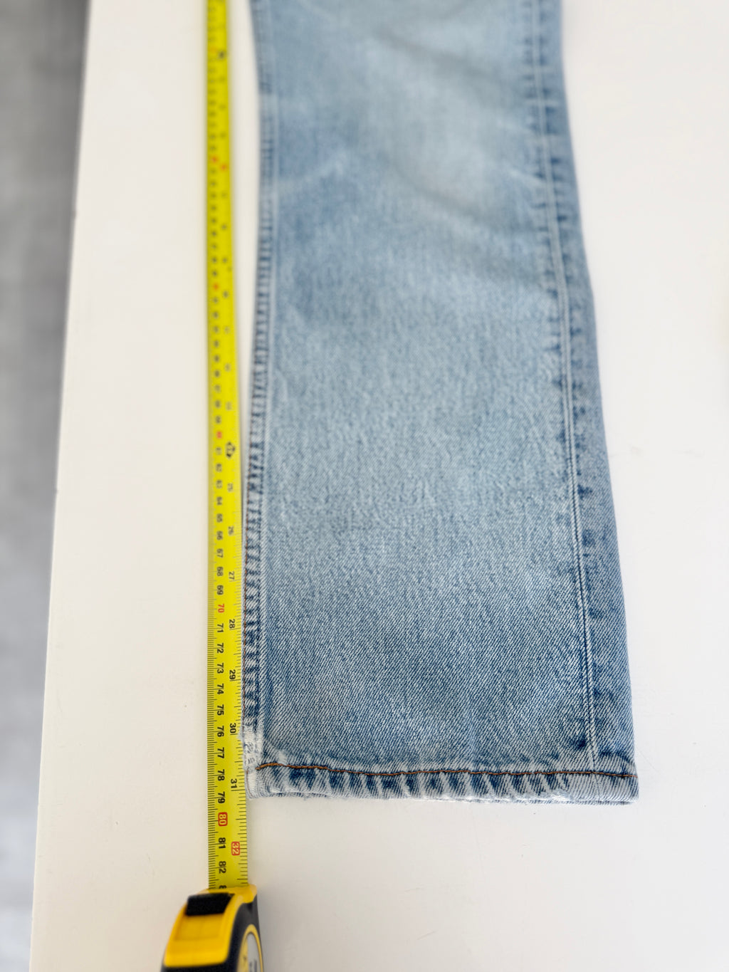 W27 L31 vintage Levis 501 26-27” measured light blue 90s denim Levi’s 501s
