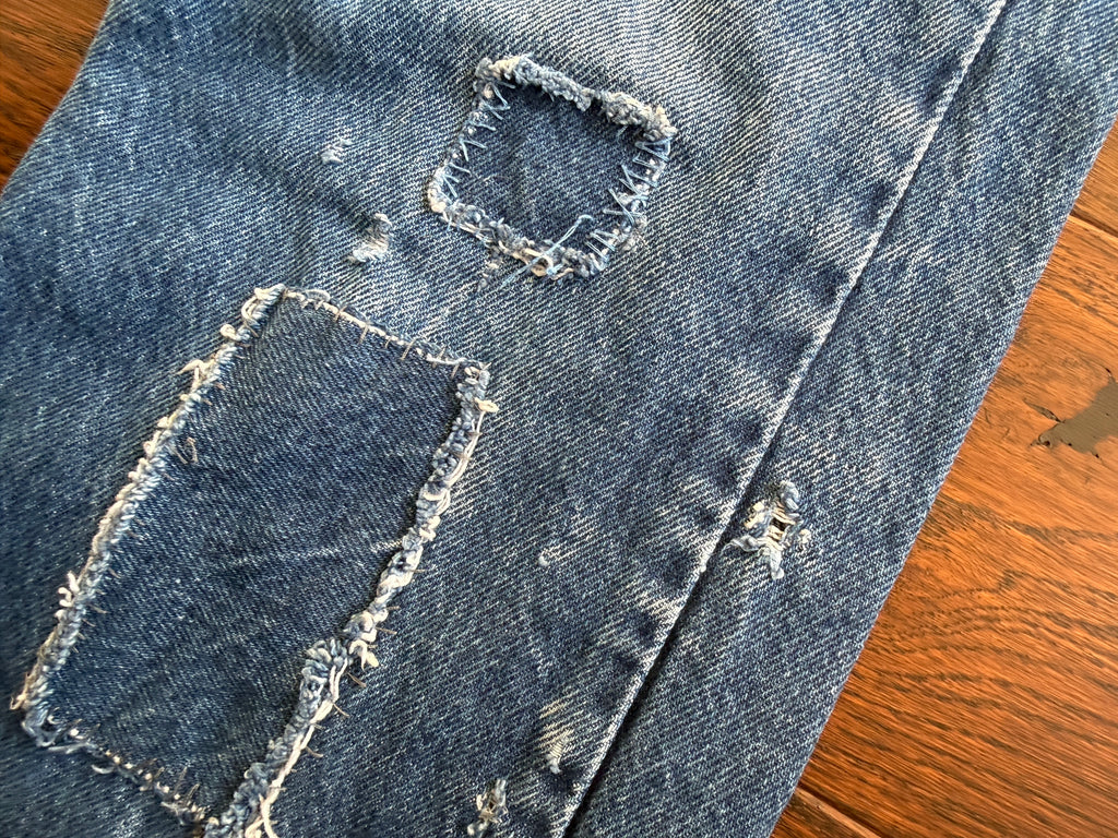 W31 L30 vintage Levis 509s 30/31” measured dark denim patch work blue 90s 509s USA