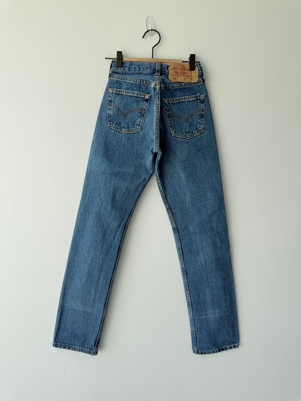 W23 L31 vintage Levis 501s 22/23” measured medium dark blue fade 501s Y2K