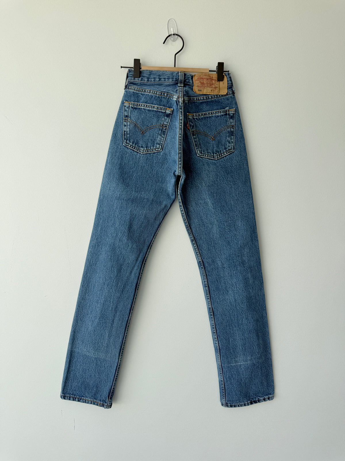 W23 L31 vintage Levis 501s 22/23” measured medium dark blue fade 501s Y2K