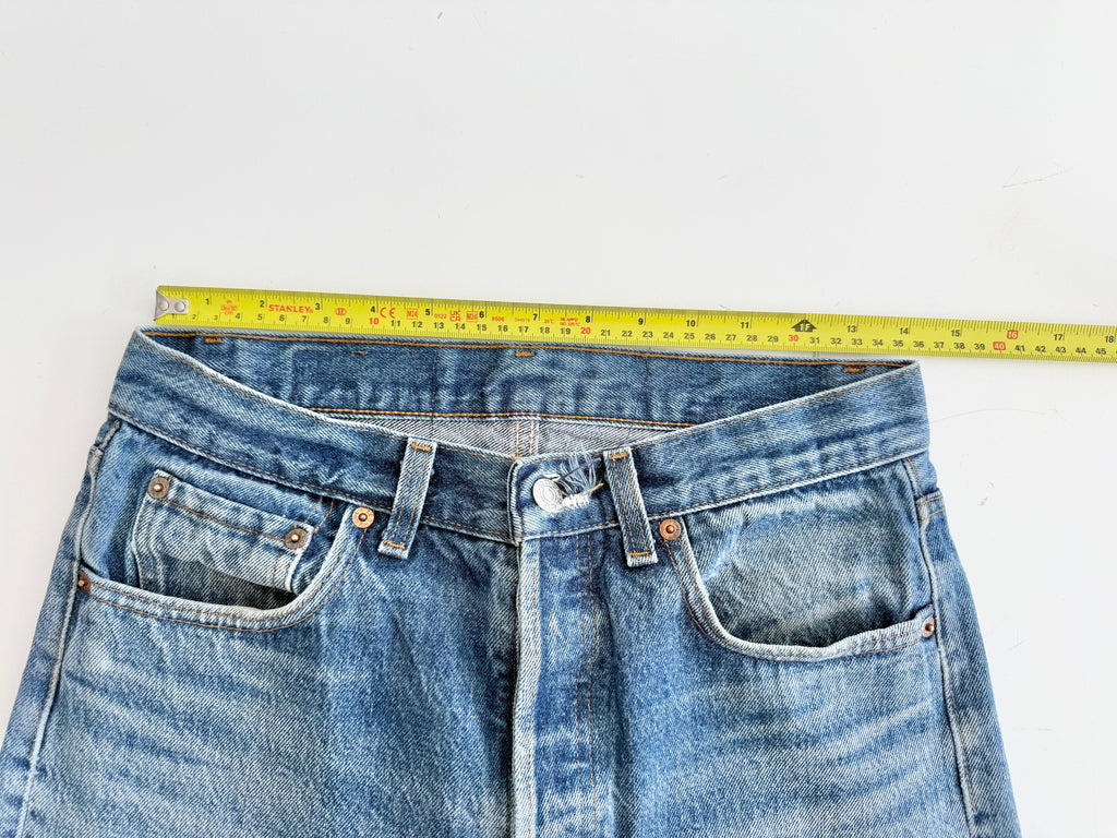 Soft W29 L30 vintage Levis 501s 28/29” measured dark fade whiskers blue denim Levi’s 501s 80s USA