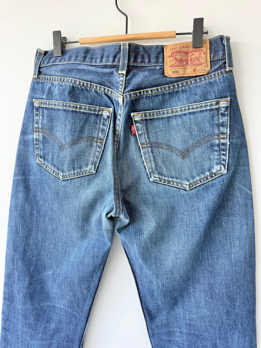 W30 L29 vintage Levis 501 29/30” dark blue Levi’s 501s Y2K
