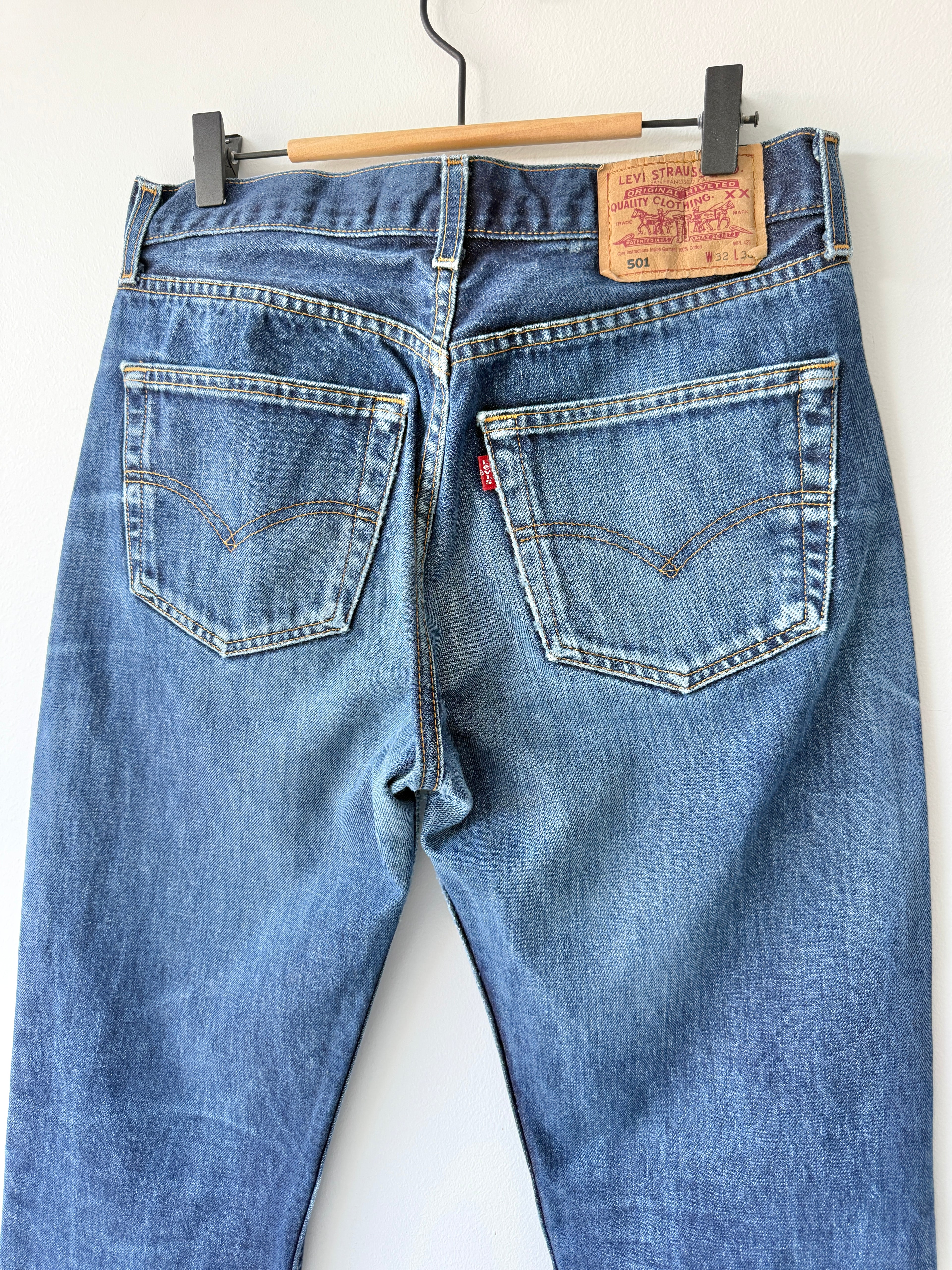 W30 L29 vintage Levis 501 29/30” dark blue Levi’s 501s Y2K