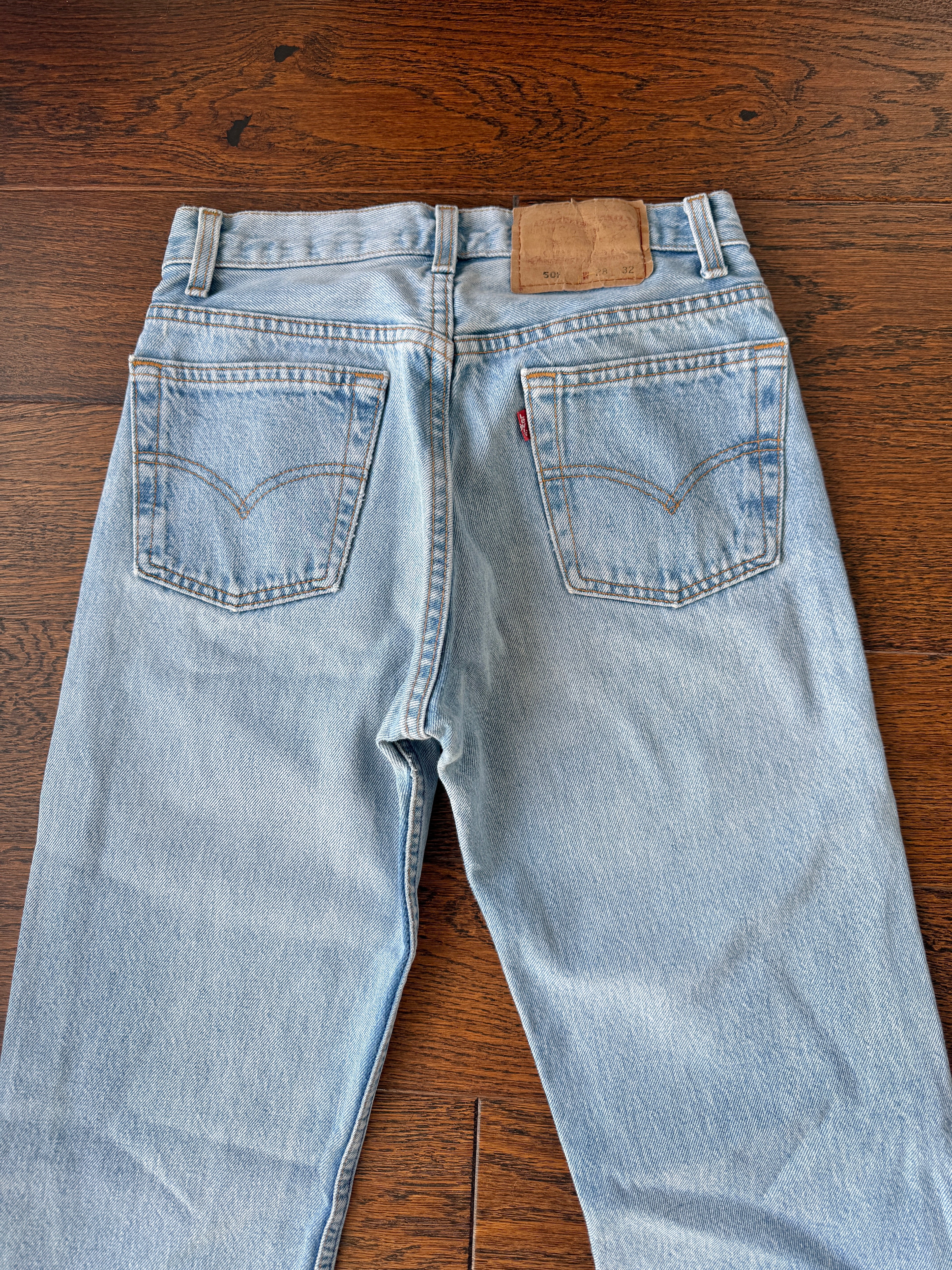 W26 L30 vintage Levis 501 25-26” measured light faded blue 90s USA Levi’s 501s