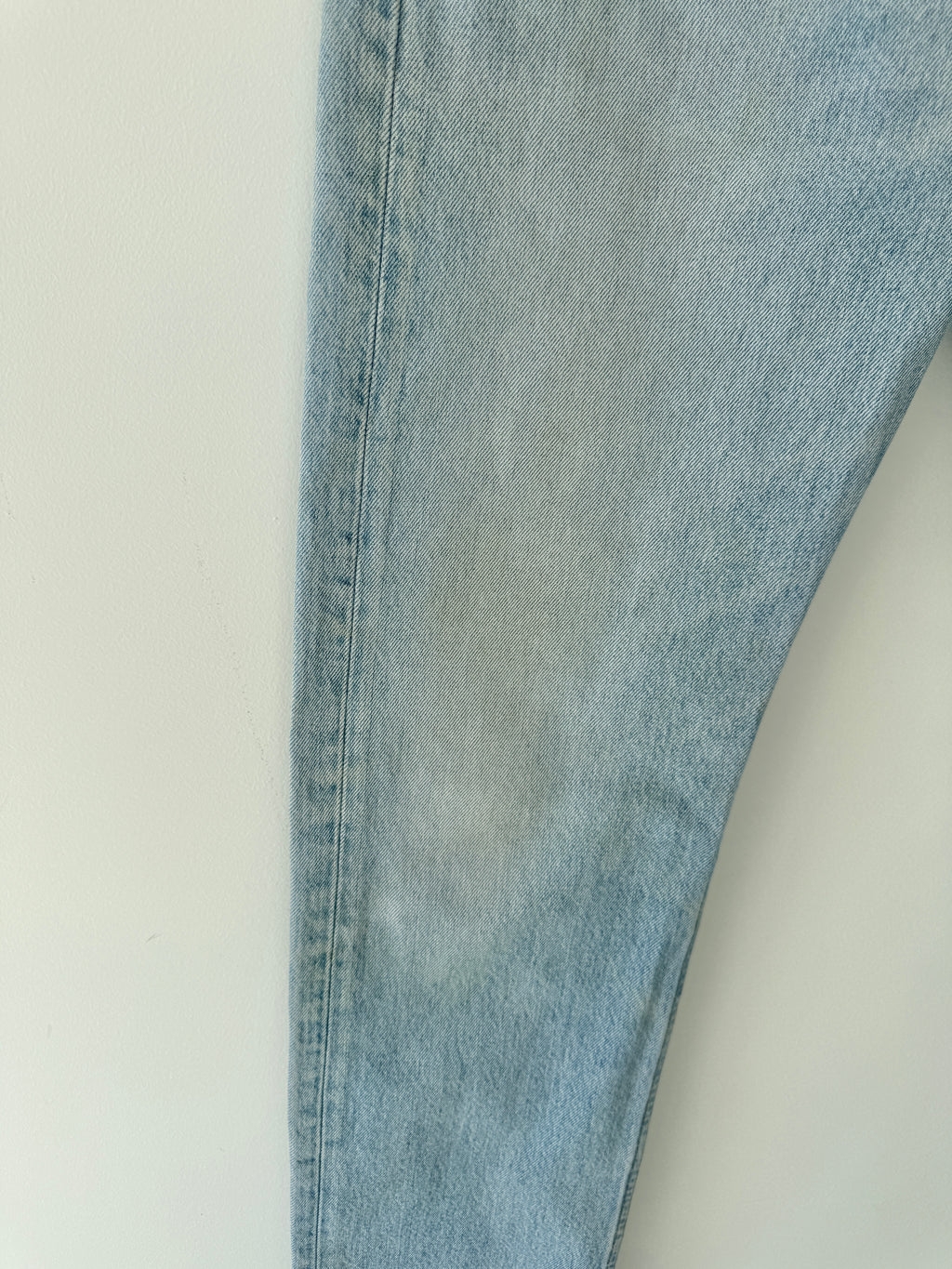 W30 L29 vintage Levis 501xx 30” measured waist light faded blue USA 90s  501xx