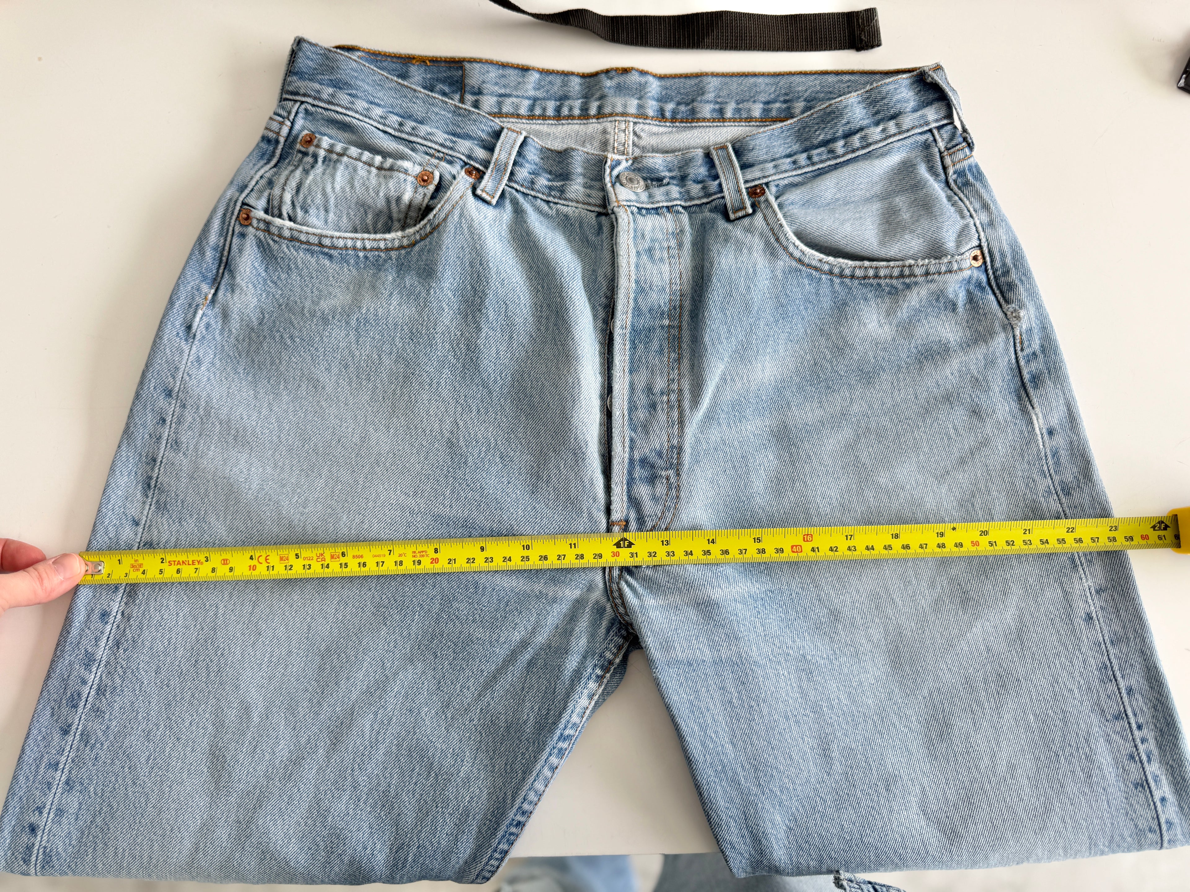 W31 L30 vintage Levis 501 30/31” measured light blue denim faded blue y2k levi’s 501s