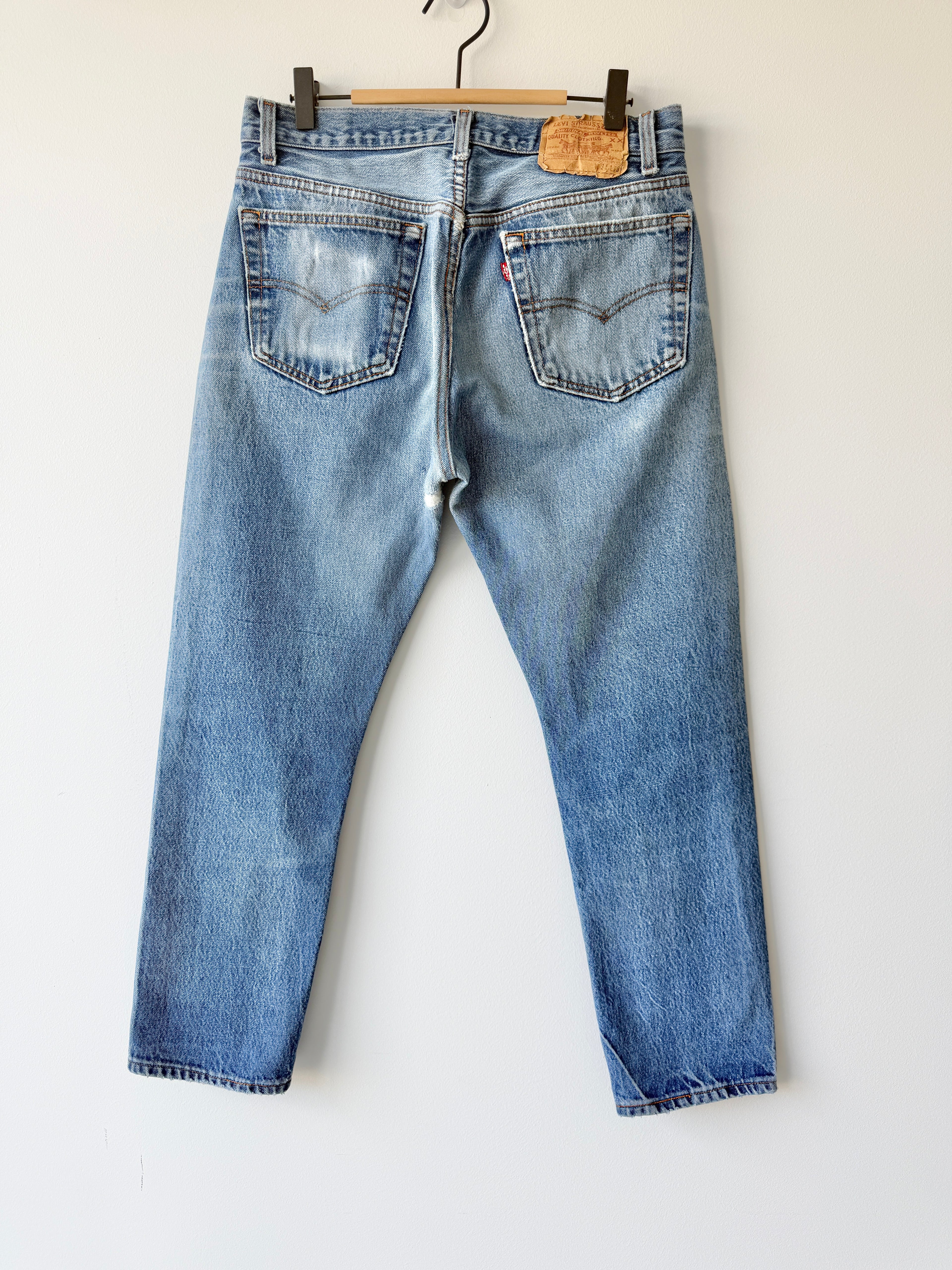 W30 L27 vintage Levis 501 29/30” dark blue faded Levi’s 501s USA 80s collectors addition