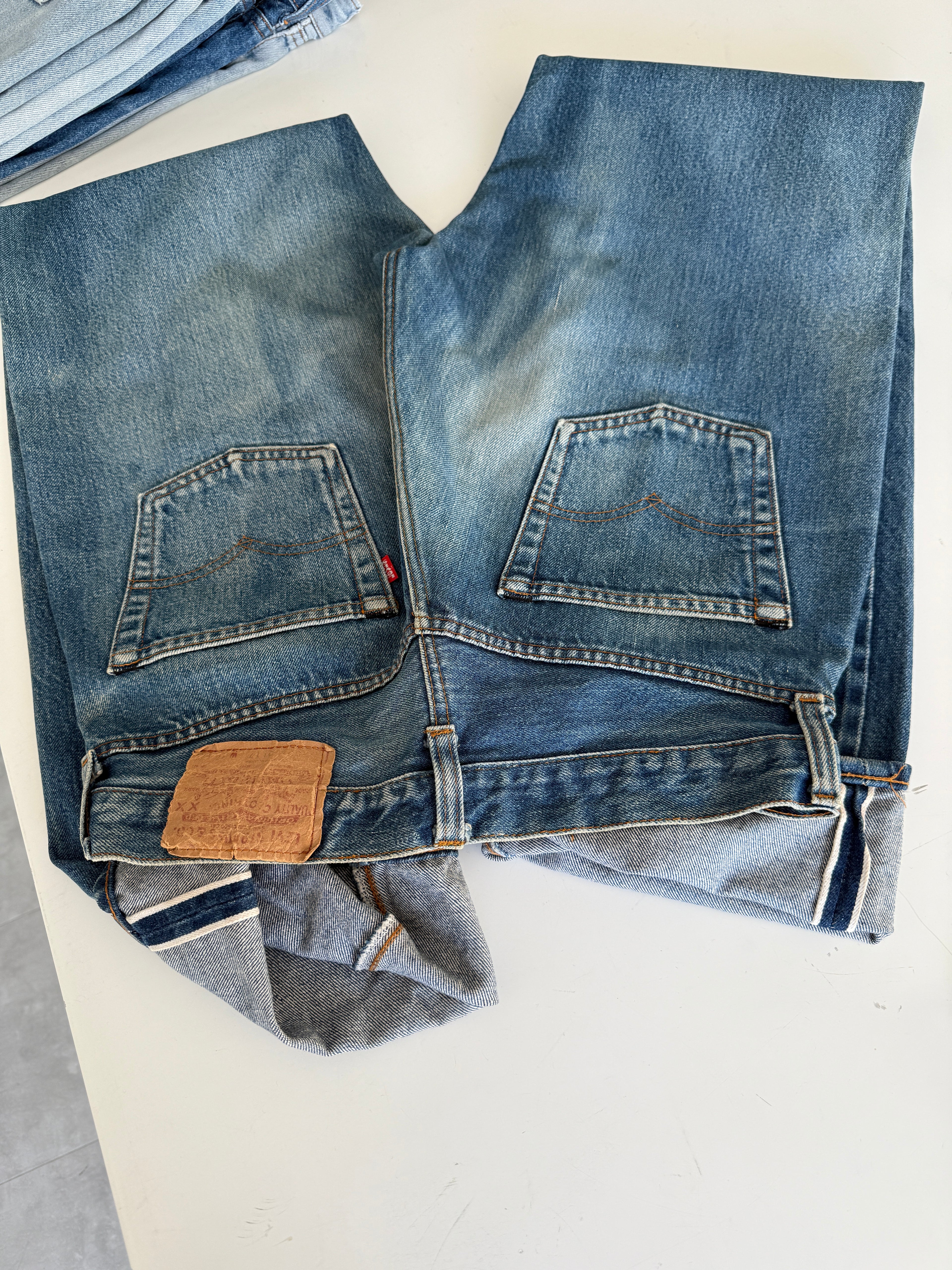 Soft W29 L36 vintage Levis 501 28-29” measured selvedge red line USA dark faded blue made in 80s