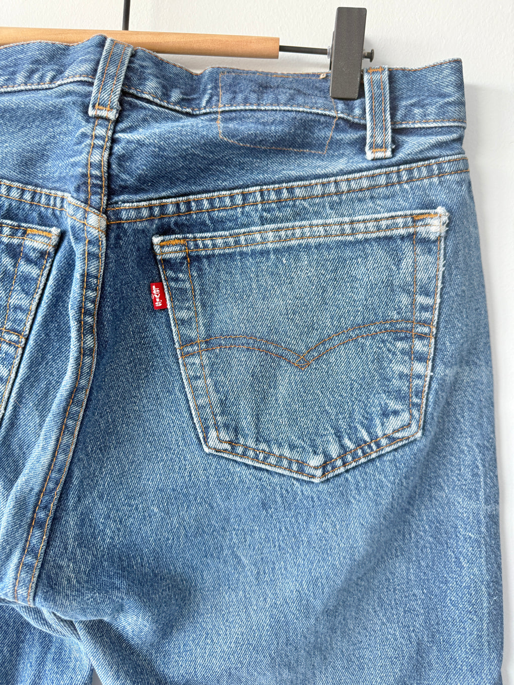 W30 L27 vintage Levis 501 29-30” measured dark raw blue faded made in USA 80s