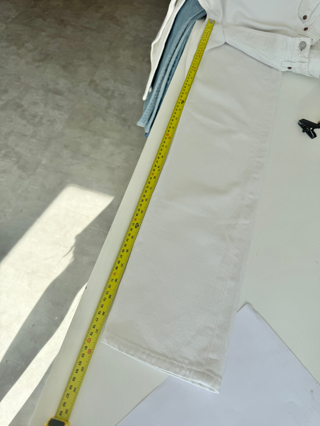 W27 L31 vintage Levis 501 26/27” measured waist white 501s 90s USA denim