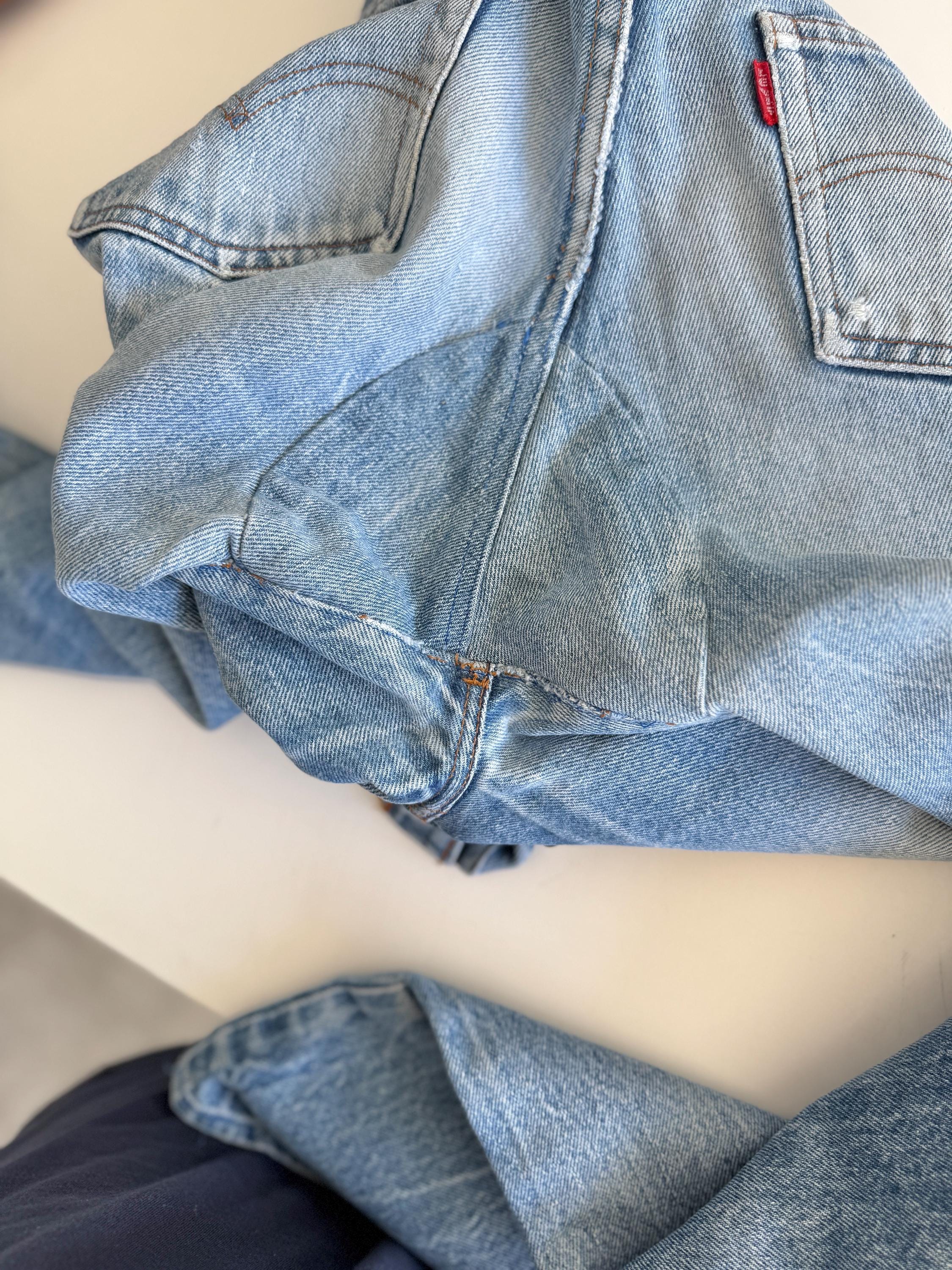 W27 L28 vintage Levis 501 27” measured whiskers faded dark blue made in 80s