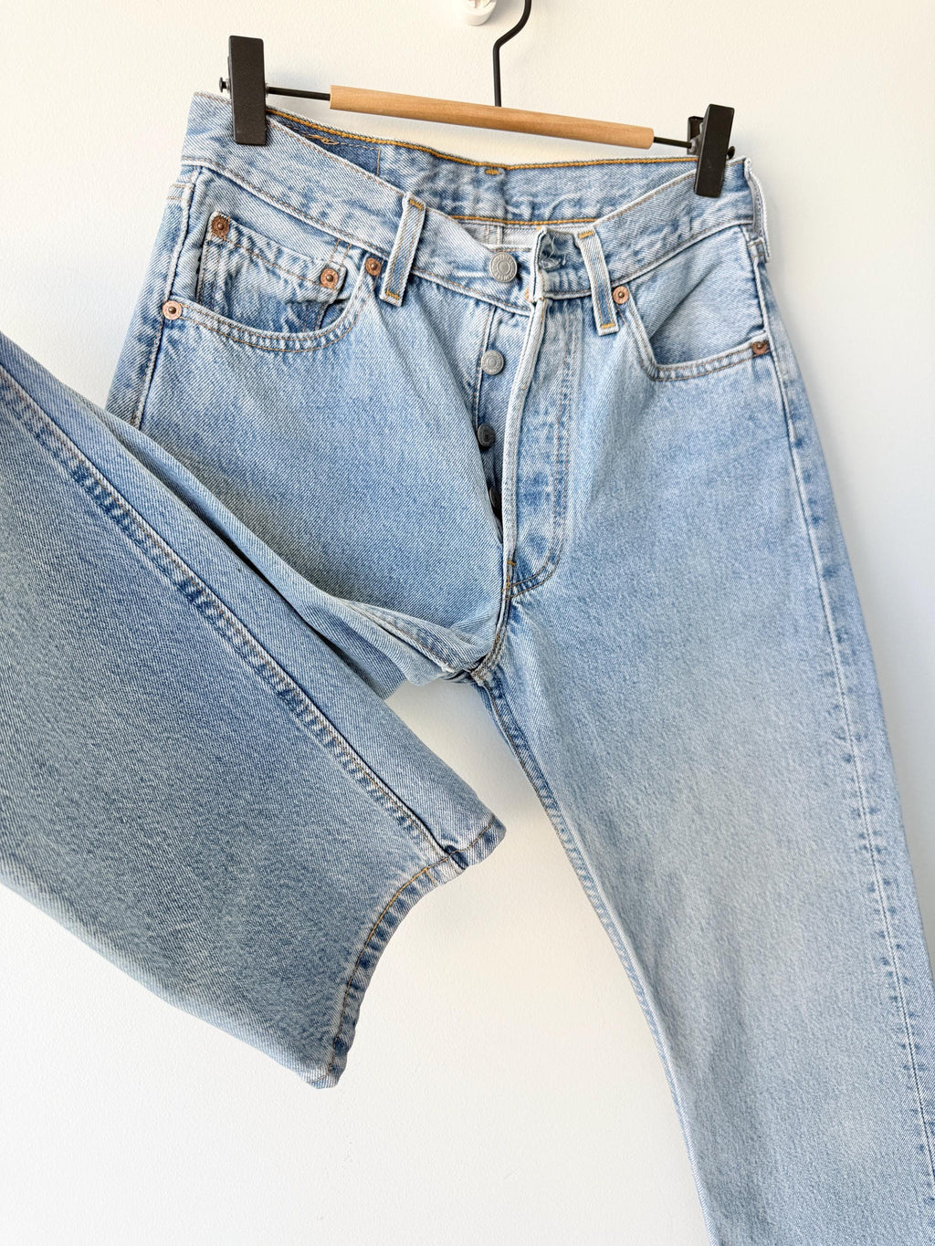 W26 L31 vintage Levis 501 25/26” measured waist medium faded denim made in USA 90s