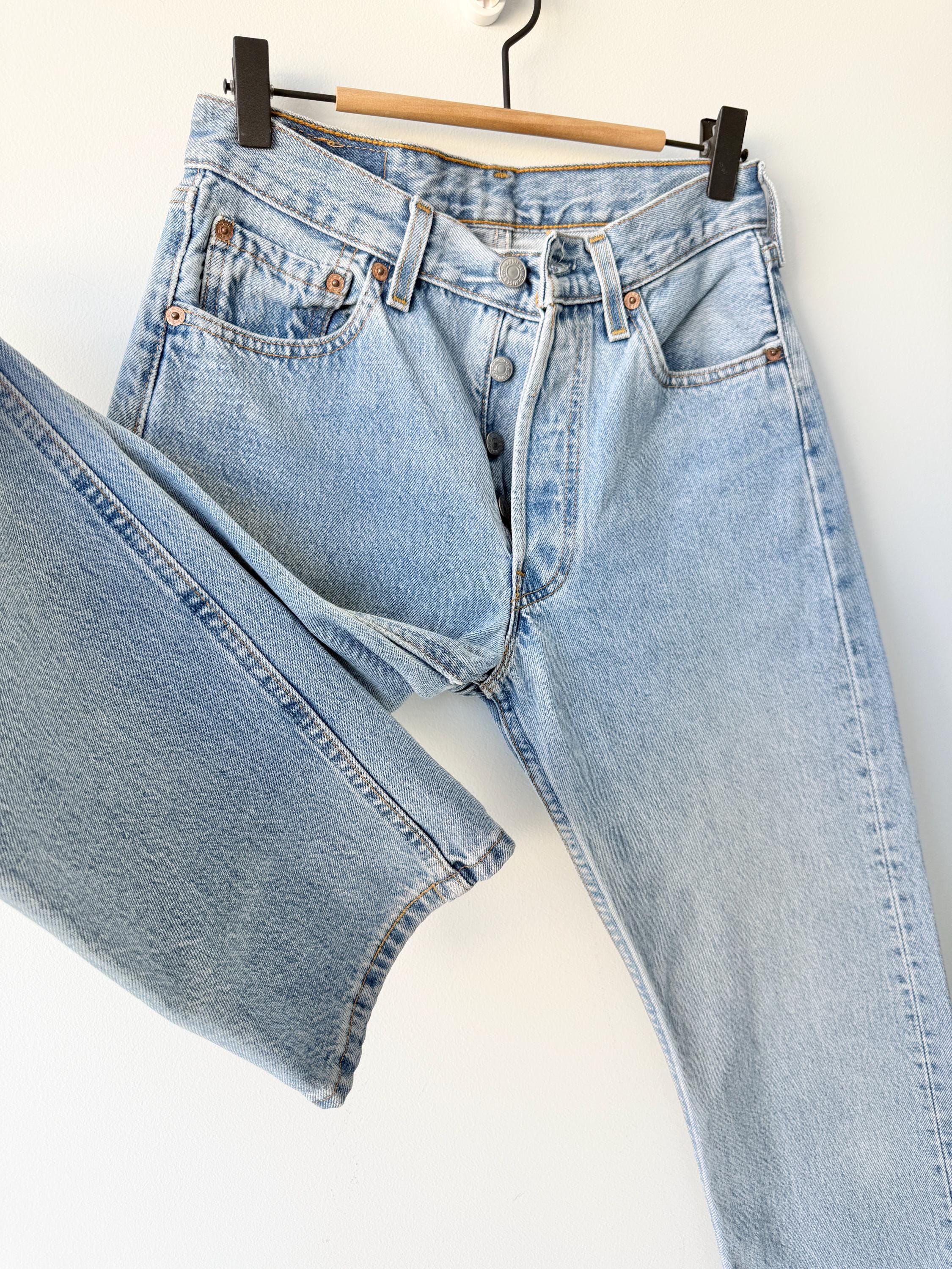 W26 L31 vintage Levis 501 25/26” measured waist medium faded denim made in USA 90s