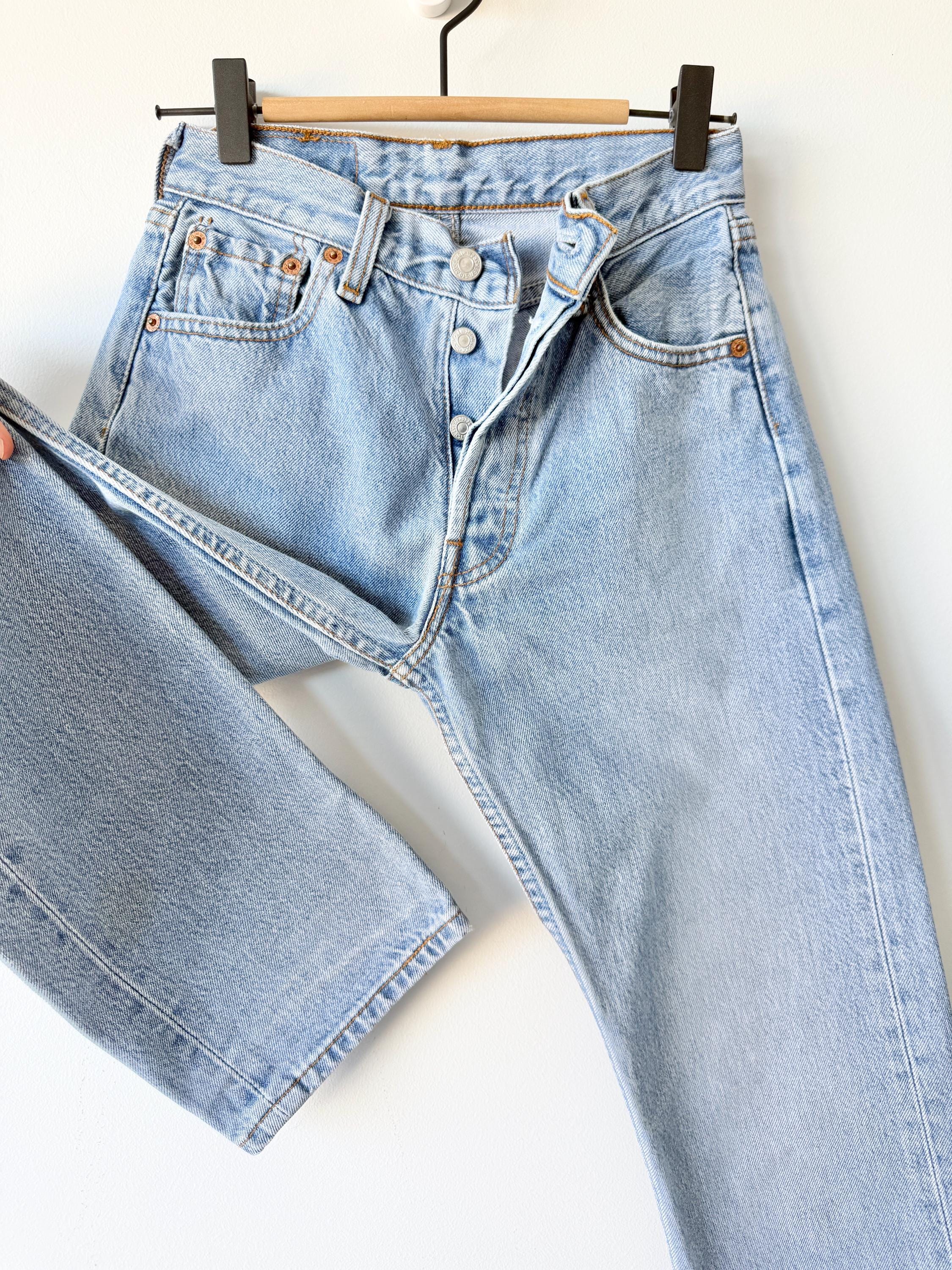 W24 L31 Levis 501 vintage 23-24” measured waist light blue made in turkey  90s hol