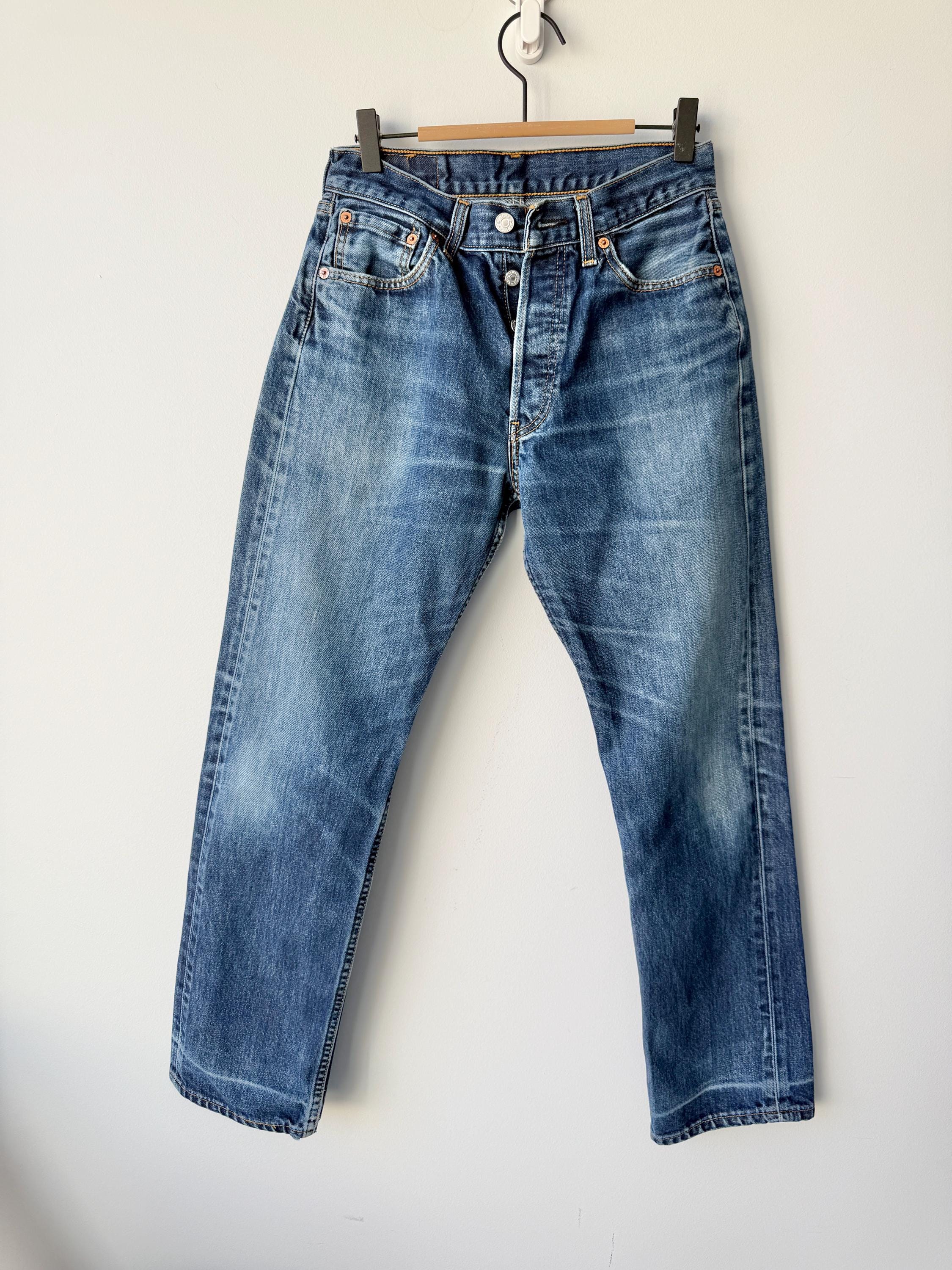 W27 L28 vintage Levis 501 26-27” measured dark blue made in y2k (iuk)