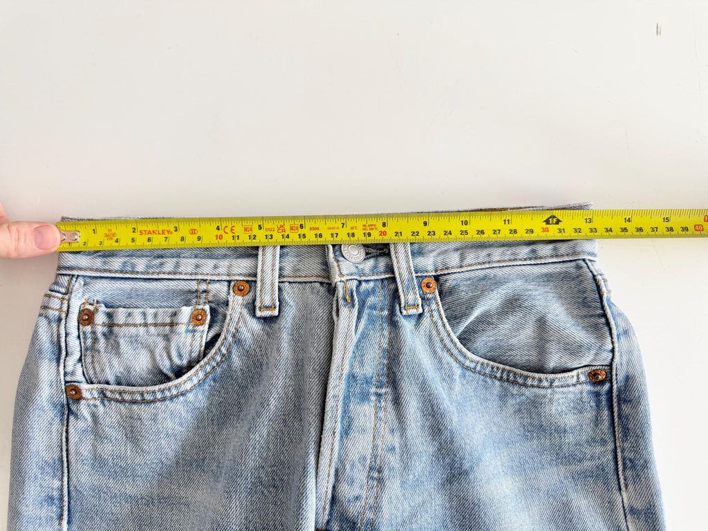 W25 L29 vintage Levis 501 24-25” measured waist light blue faded made in 90s