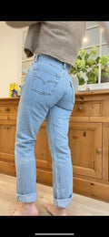 Vintage levis 501 26” made in USA for women