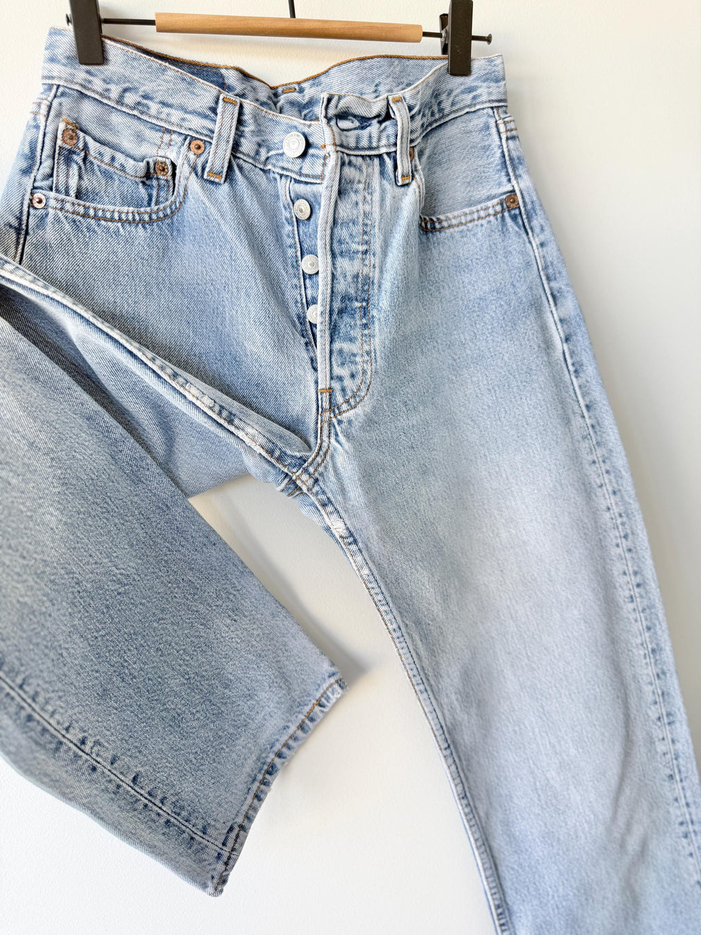 W27 L33 Levis 501 vintage 26-27” measured waist made in USA 90s