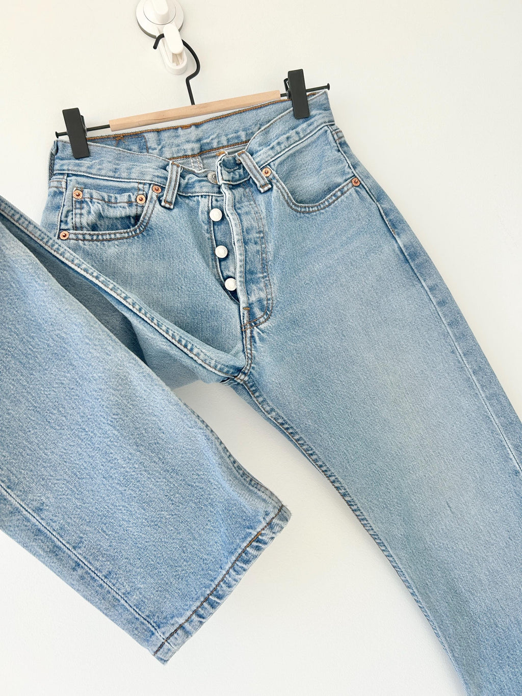 Levis 501 vintage w24 L29 Levi’s faded worn light blue straight leg Levi’s 501 90s vintage Levi’s 501  (23/24 waist)