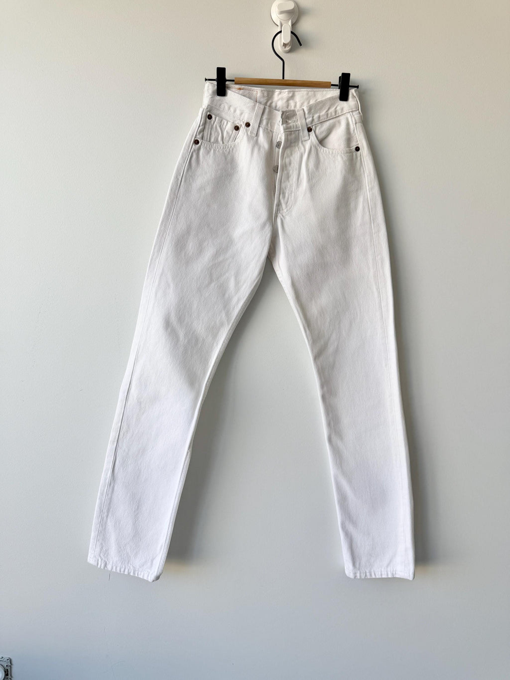 W23 L31 Levis 501 vintage 22-23” measured waist white made in USA 90s denim