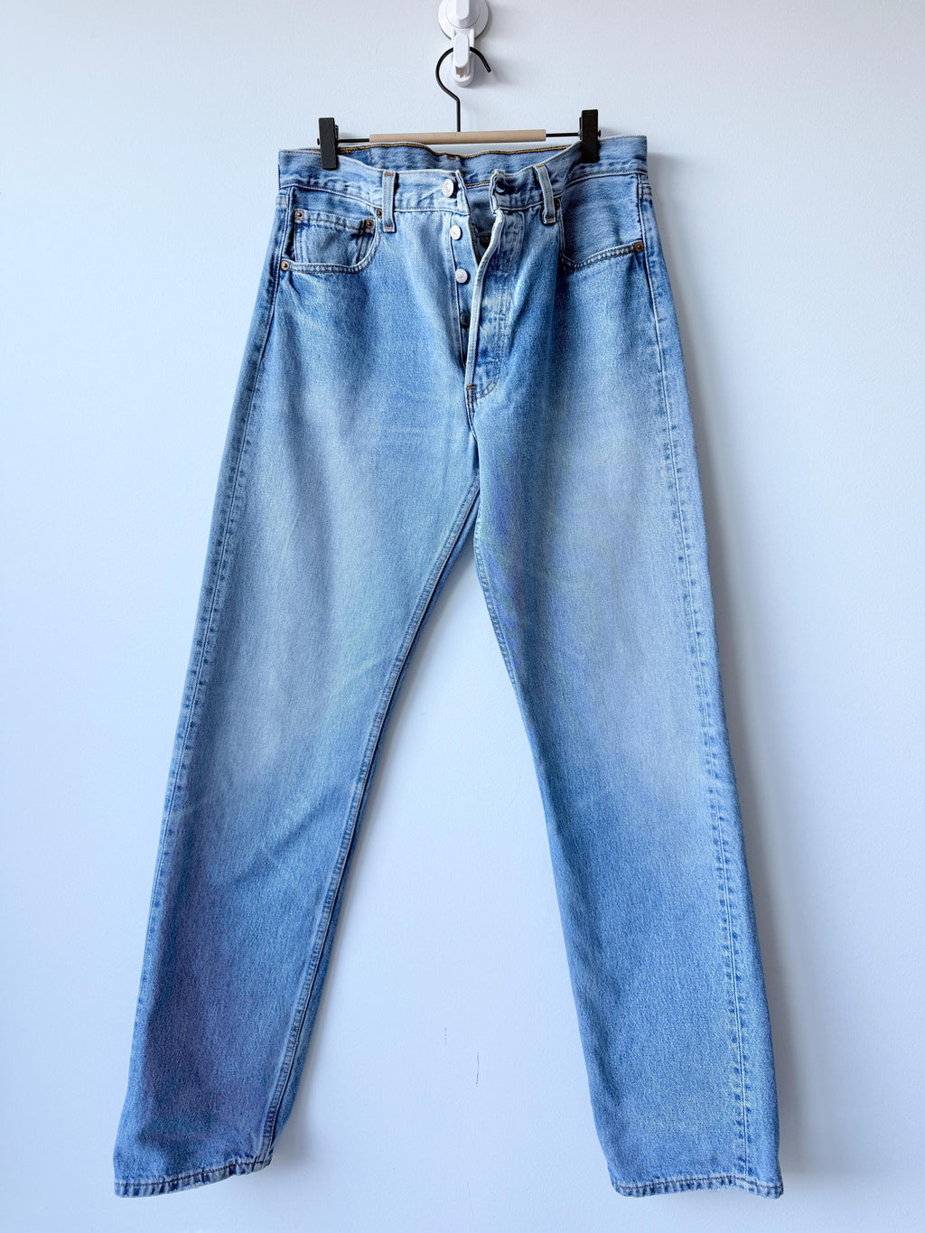 Levis 501 vintage w32 L35 light faded blue 501s made in USA  90s straight leg jeans 501 32” waist