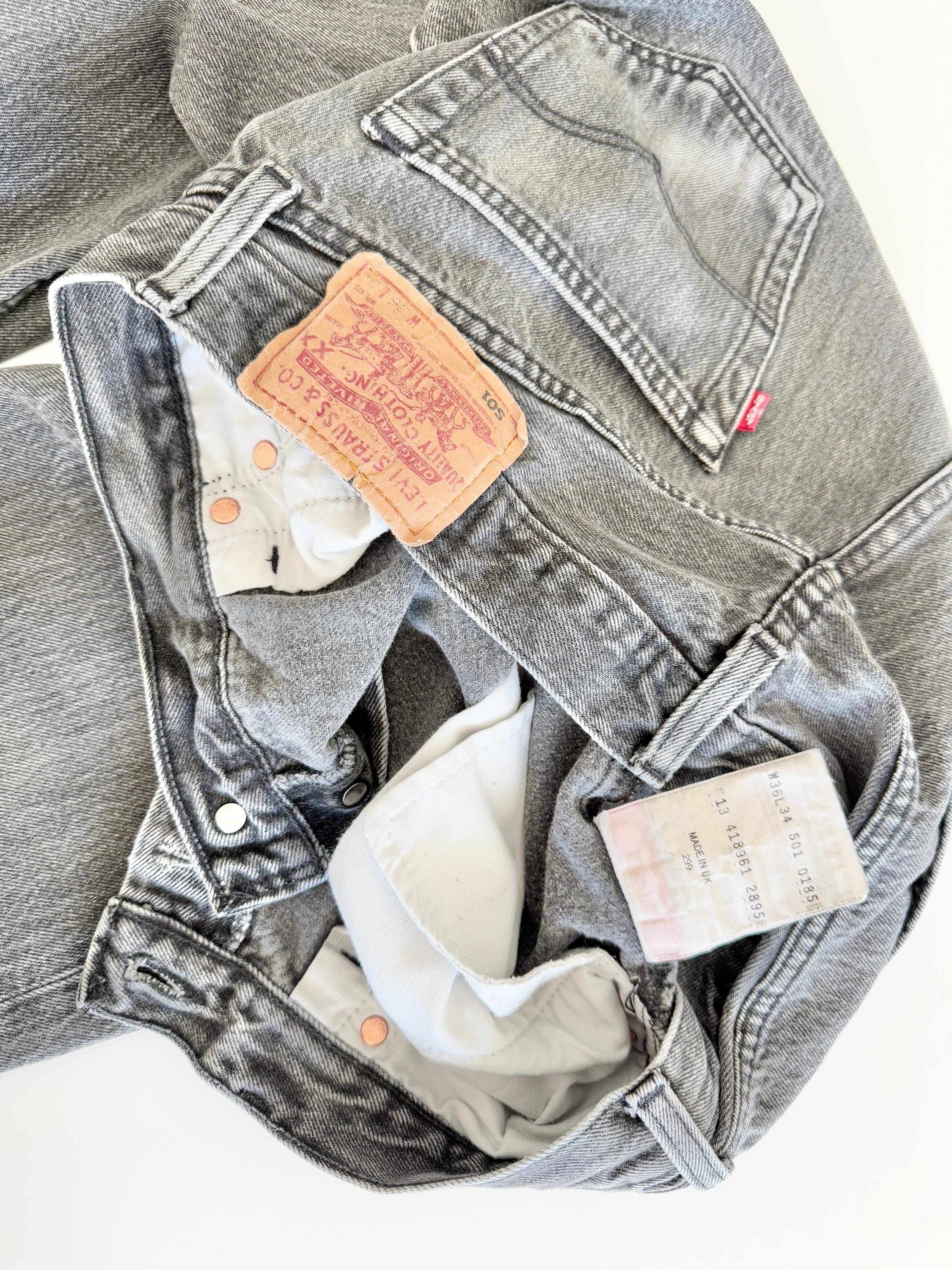 w33 L33 Levis 501 vintage faded  black 90s made in U.K. straight leg jeans 501 32”/33” waist (febuk)