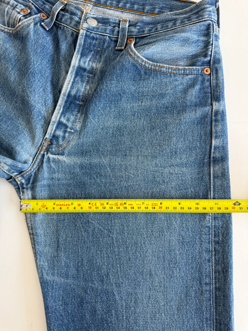 W31 L29 vintage Levis 501s 30/31” measured dark fade blue 90s 501s