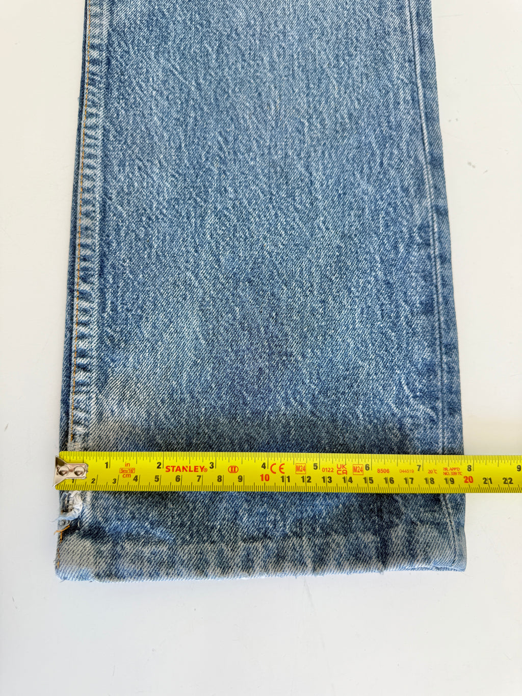 W30 L31 vintage Levis 501 29/30” measured waist medium faded blue 80s 501s