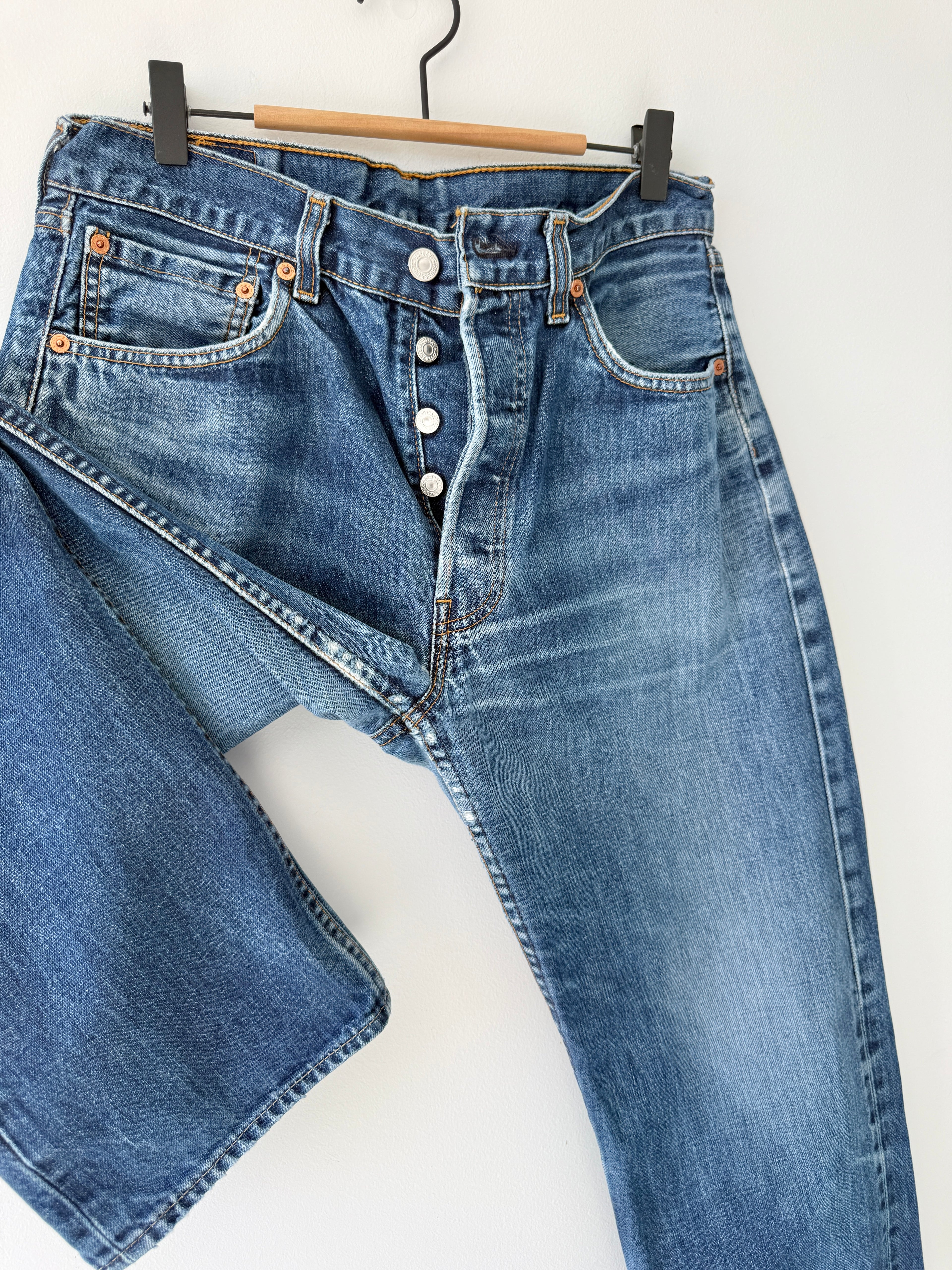 W30 L29 vintage Levis 501 29/30” measured waist faded dark blue 501s Y2K denim