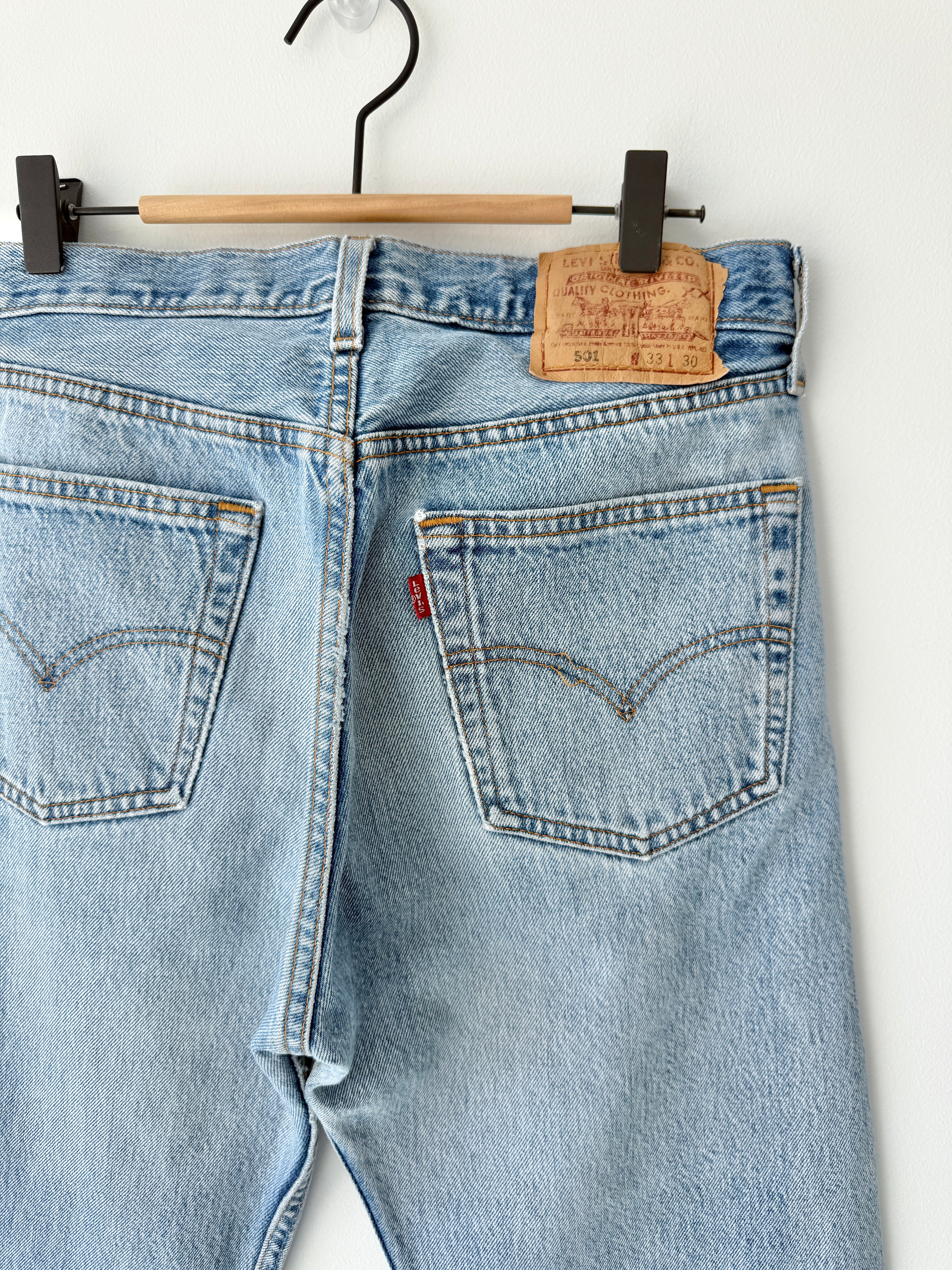 W31 L30 vintage Levis 501 30/31” measured waist medium faded blue 501s amazing fade 90s USA denim