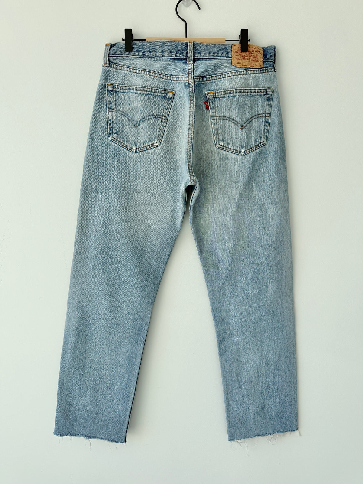 W32 L31 vintage Levis 501s 31/32” measured light medium blue faded 90s 501s