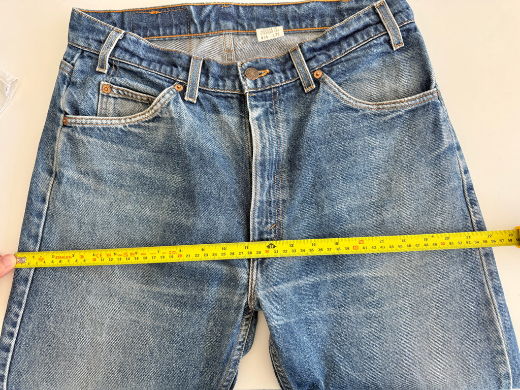 W32 L28 vintage Levis 505 30/33” measured waist dark faded blue orange tab 505s 90s USA