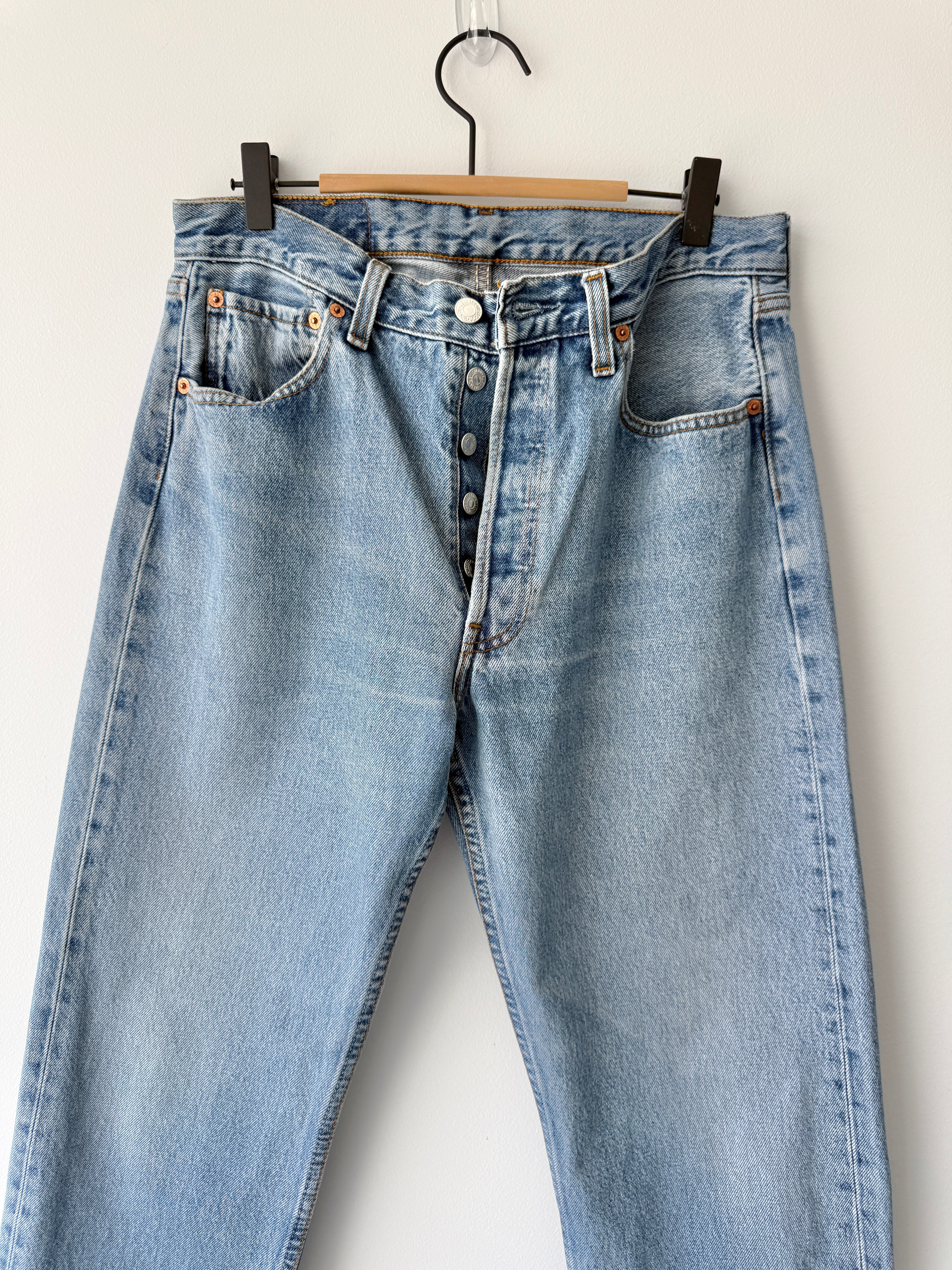 For Amanda - Soft W31 L30 vintage Levis 501 30/31” measured waist medium blue 501s Y2K
