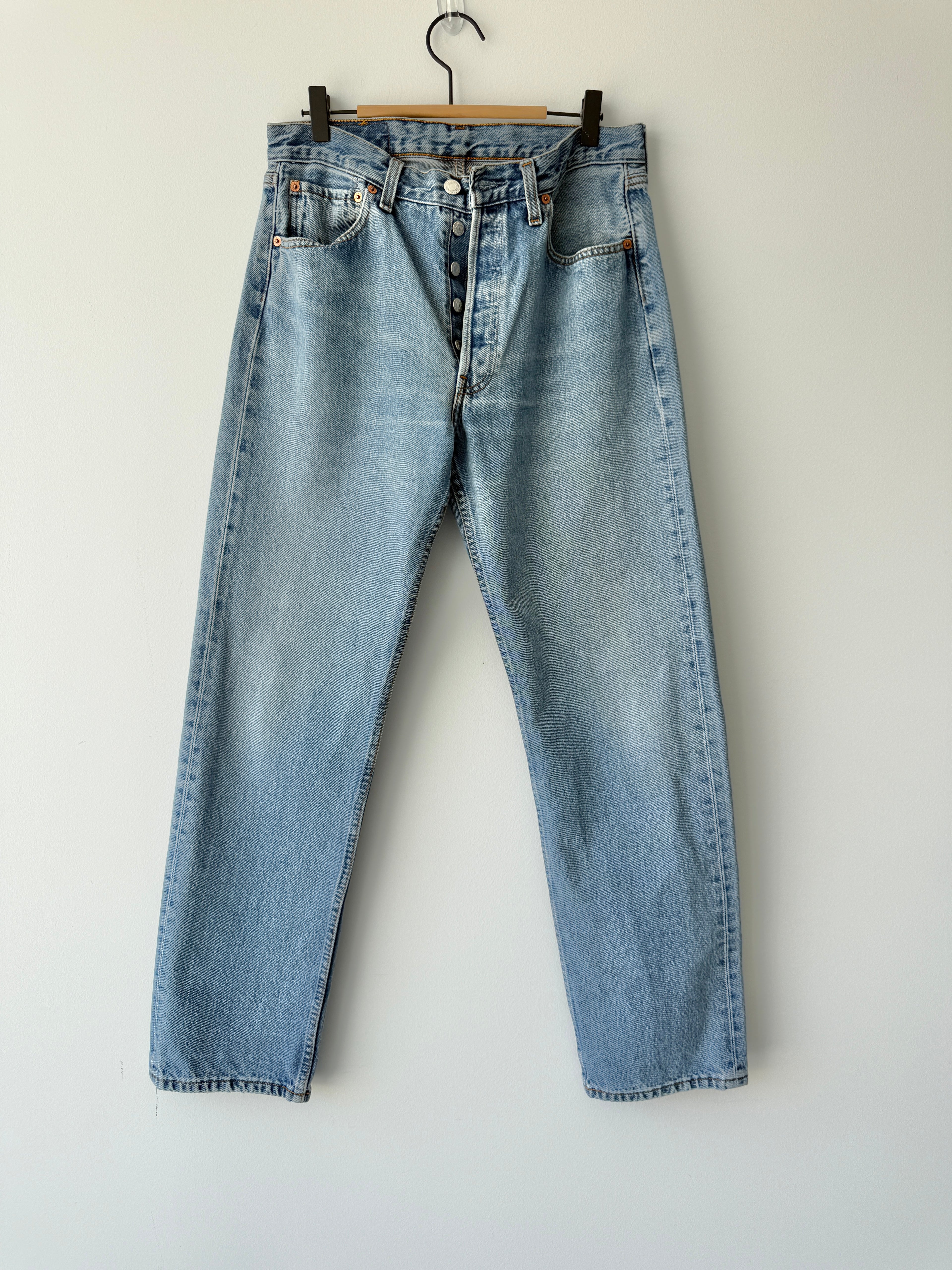 For Amanda - Soft W31 L30 vintage Levis 501 30/31” measured waist medium blue 501s Y2K