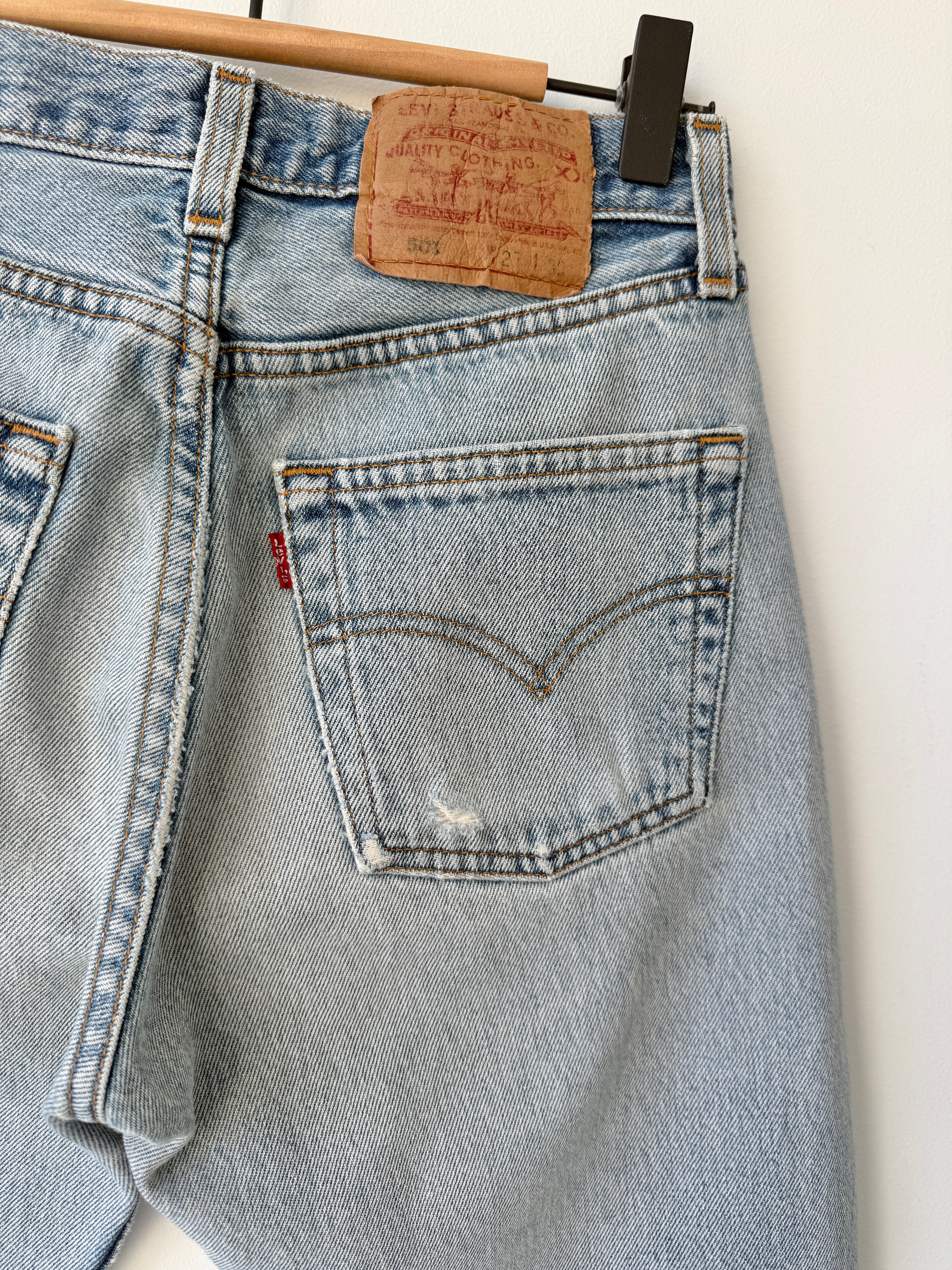 W25 L29 vintage Levis 501 24-25” measured “for women” light blue denim USA y2k