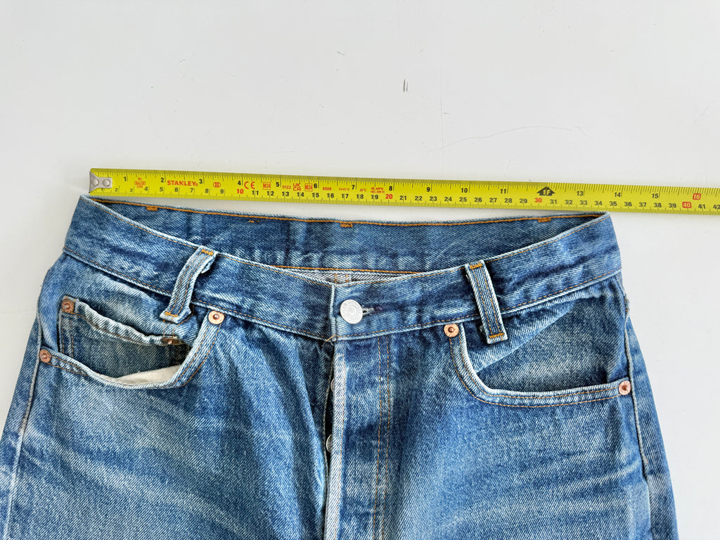 W28 L26 vintage Levis 501s 28” dark raw blue faded blue Levi’s 501 student fit early 90s