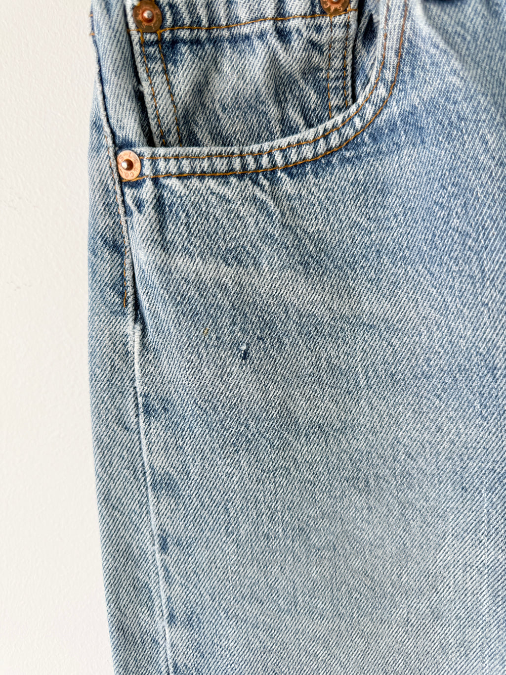 W28 L30 vintage Levis 501 27/28” measured medium light faded blue denim 80/90s Levi’s 501s