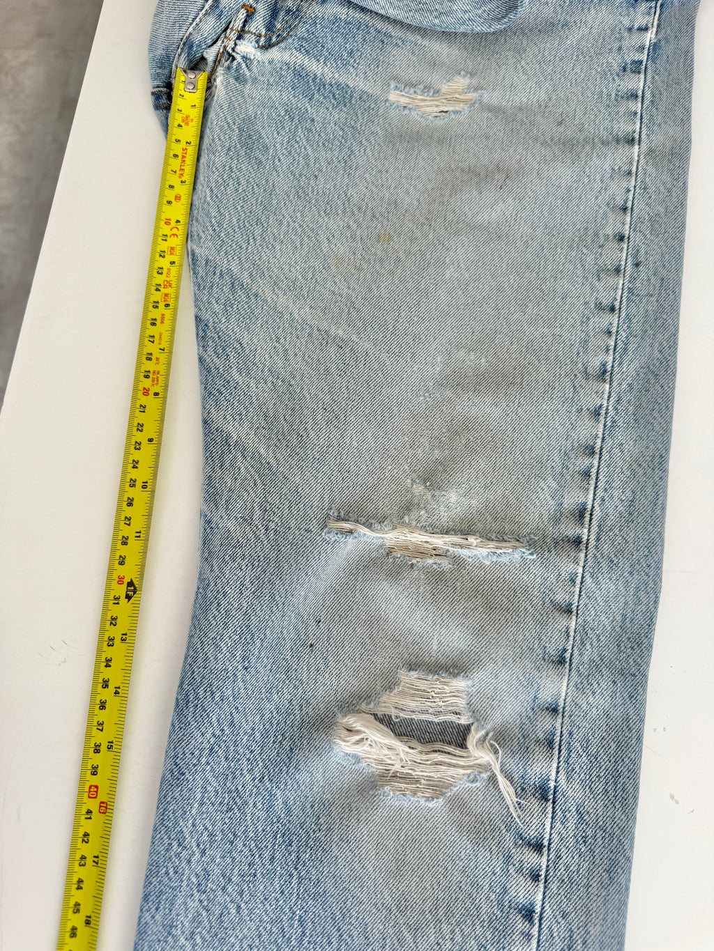 W31 L29 vintage Levis 501s 30/31” medium light blue denim Levi’s 501s 80s USA