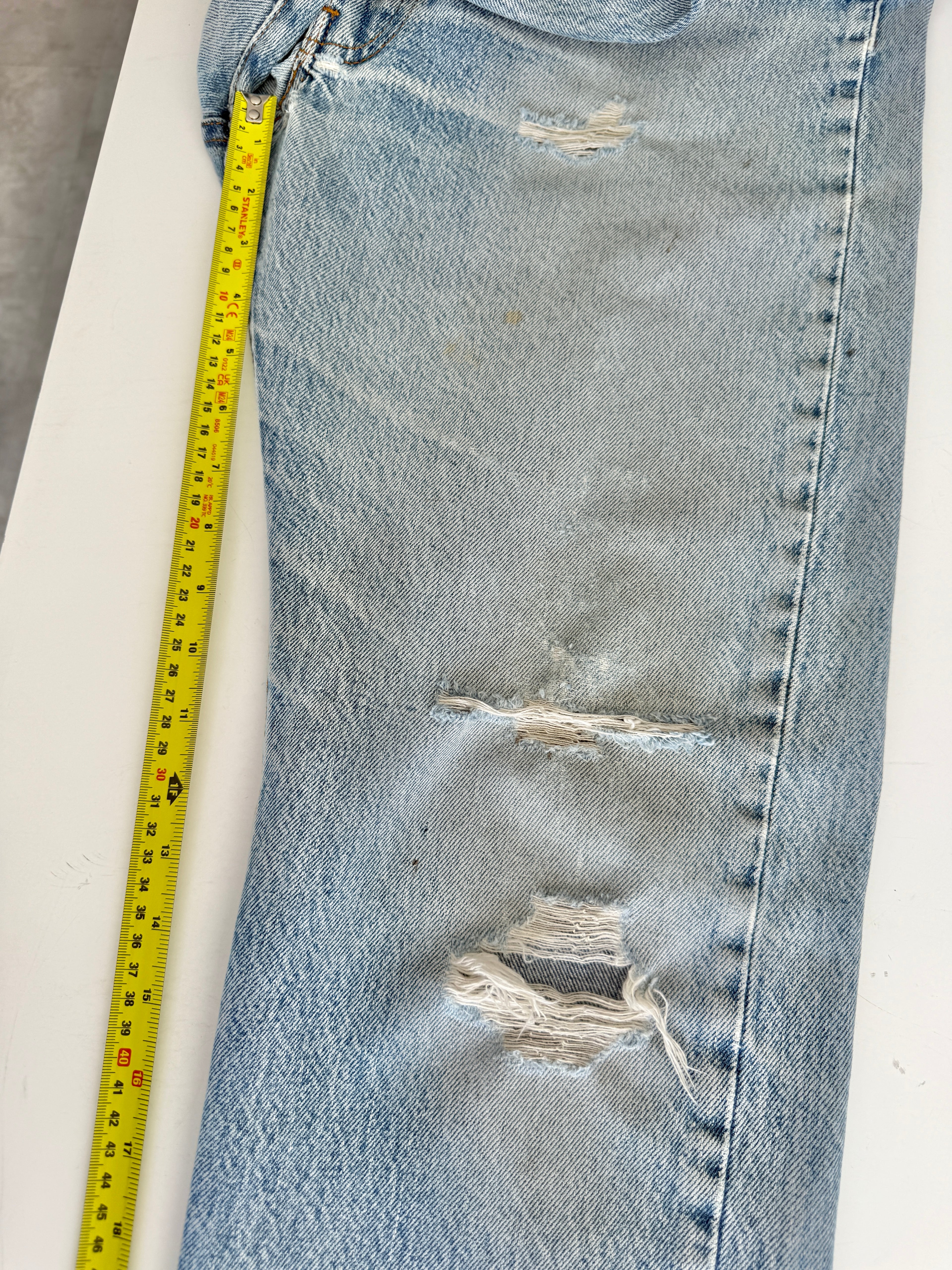 W31 L29 vintage Levis 501s 30/31” medium light blue denim Levi’s 501s 80s USA