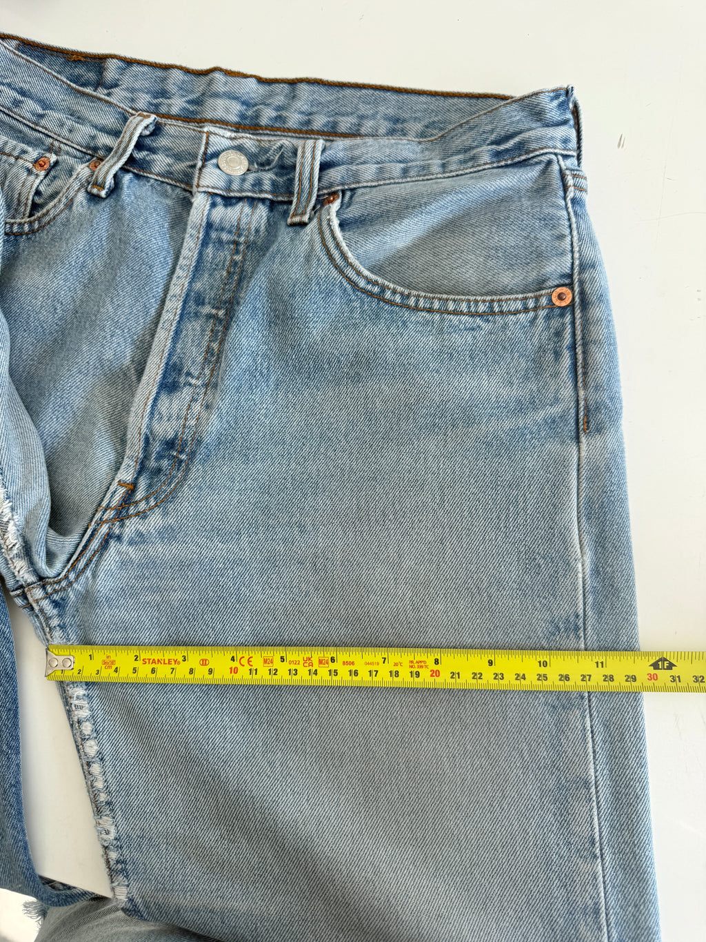 Soft W30 L29 vintage Levis 501 29/30” measured waist light blue dirty Y2K 501s