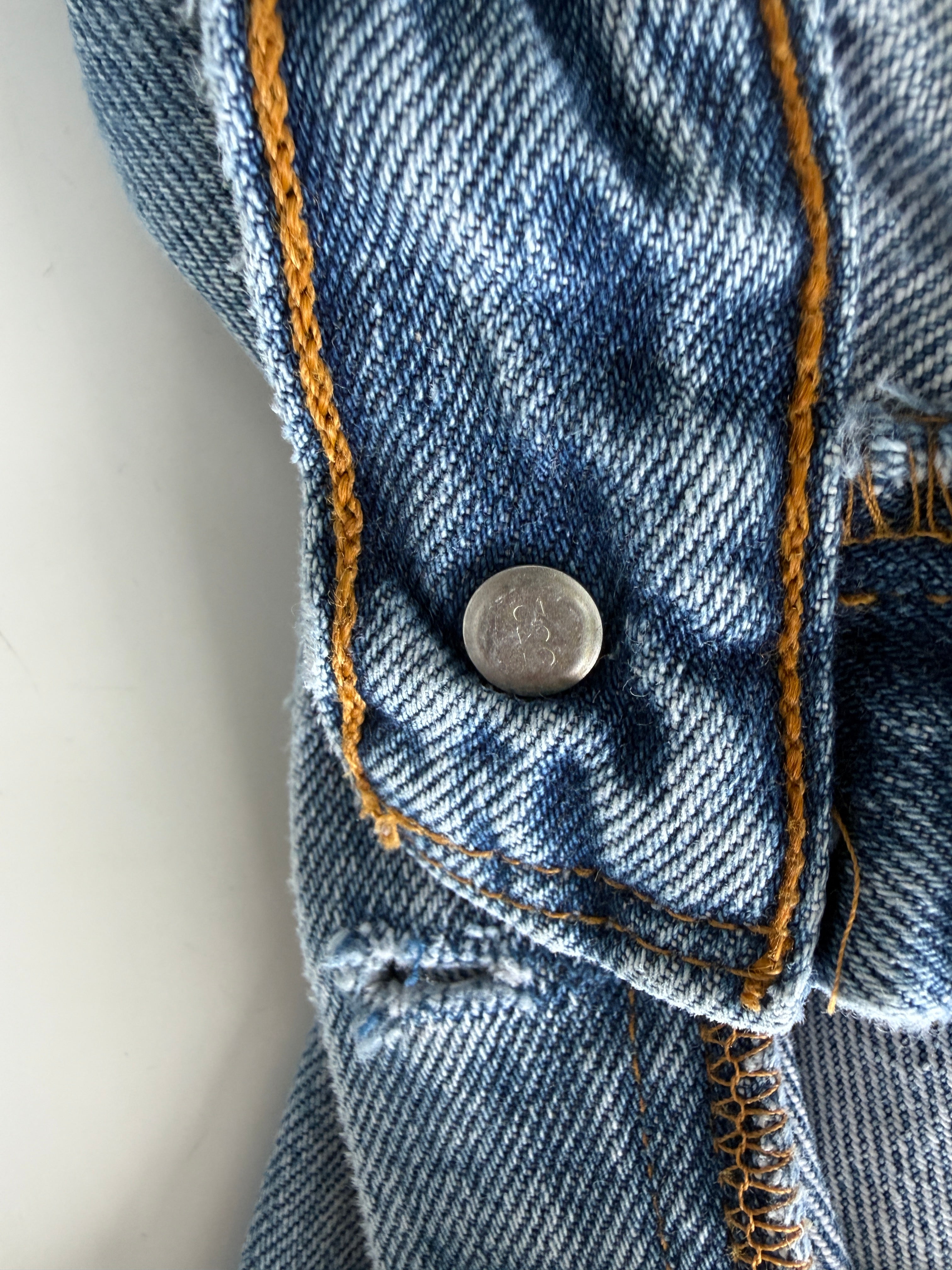 W26 L29 vintage Levis 501s 25/26” light medium blue denim Levi’s 501s 90s USA