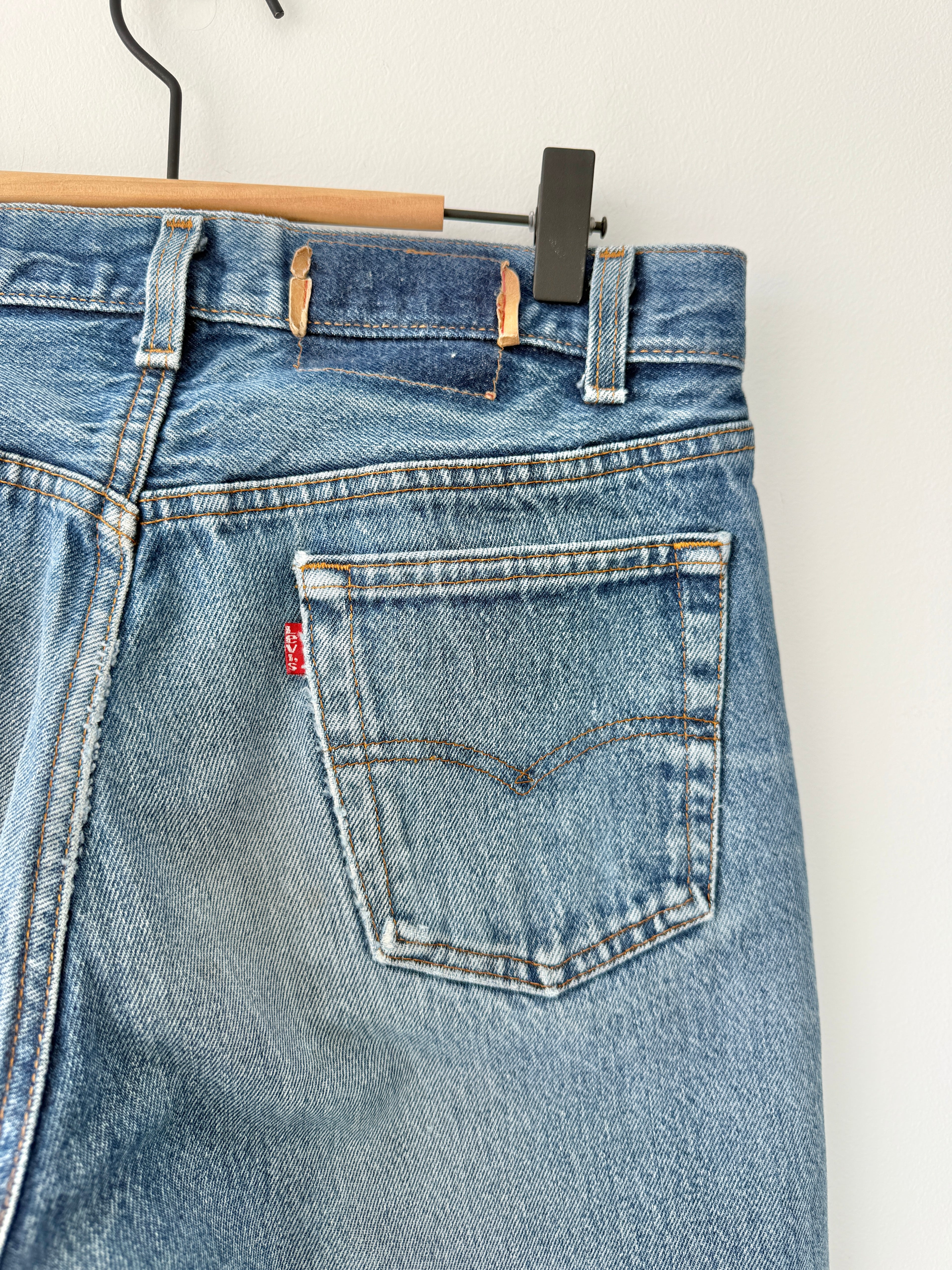 Soft W29 L30 vintage Levis 501s 28/29” measured dark fade whiskers blue denim Levi’s 501s 80s USA