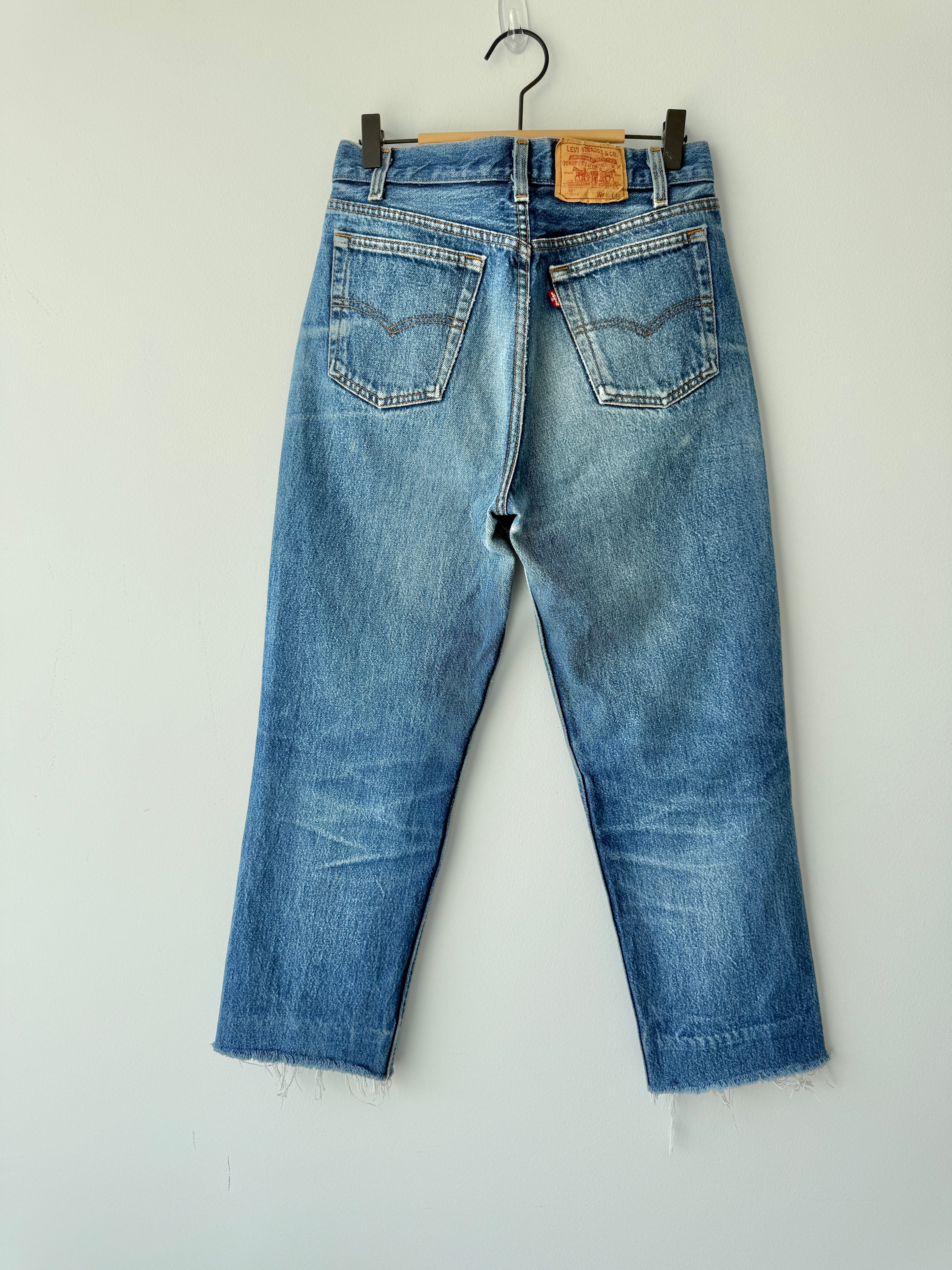 W28 L26 vintage Levis 501s 28” dark raw blue faded blue Levi’s 501 student fit early 90s